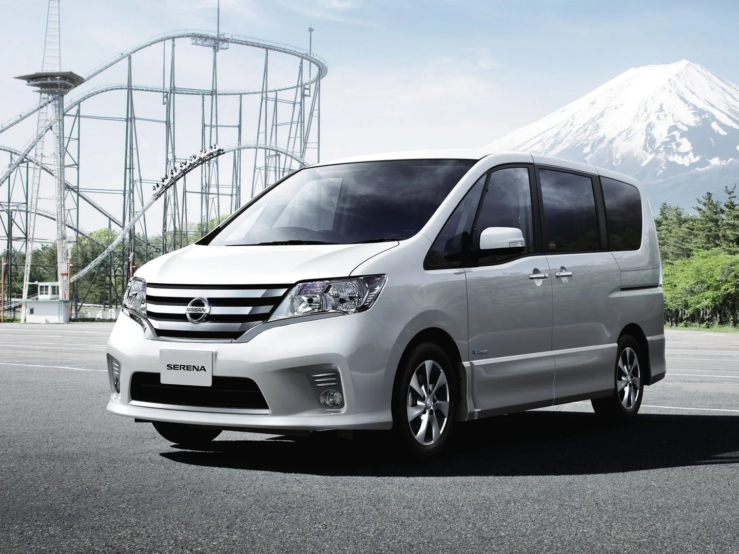 Nissan_Serena_4_generation__Minivan__9.jpg