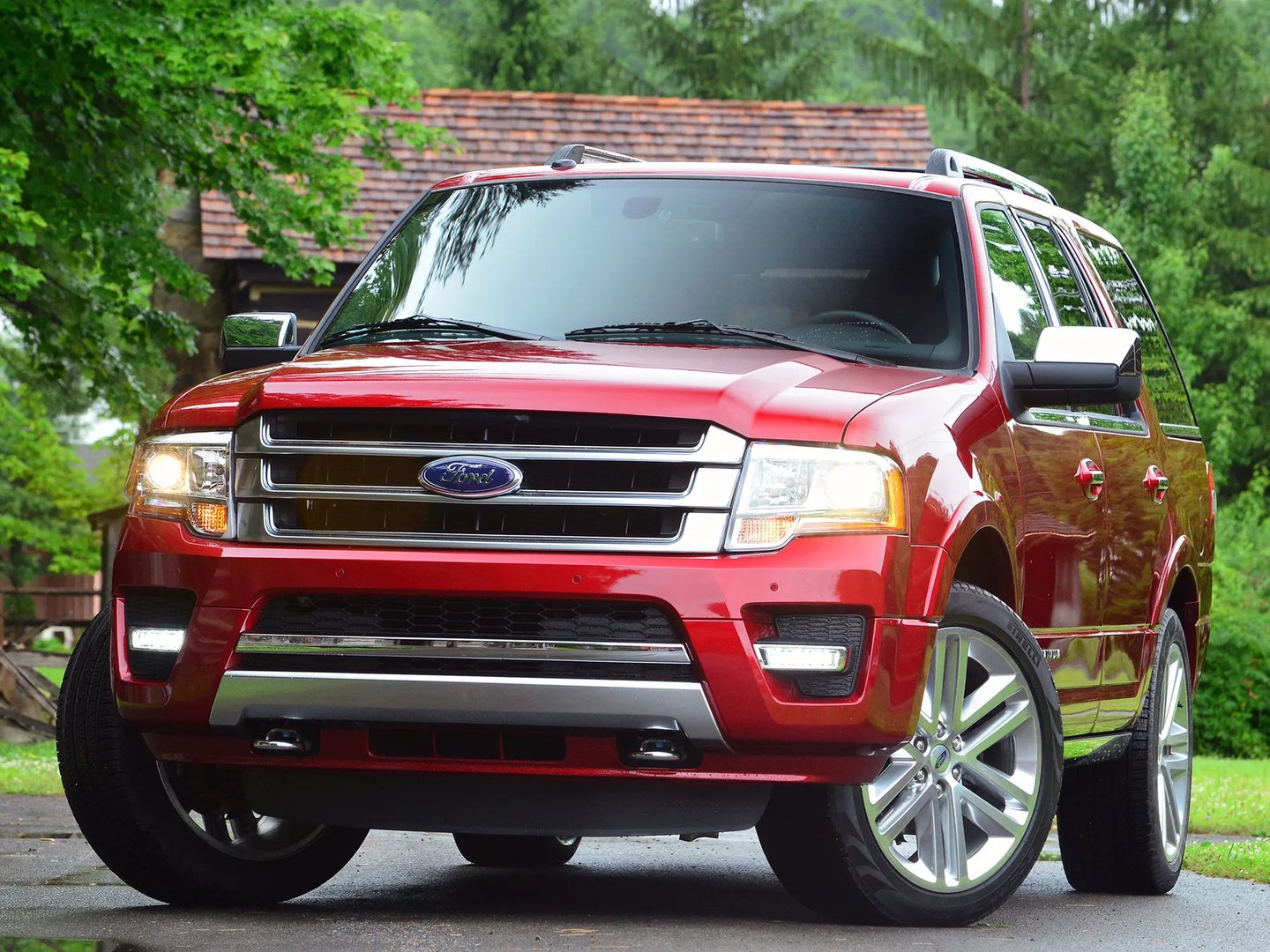 Ford_Expedition_3_generation_restyling__SUV_5-doors__5.jpg