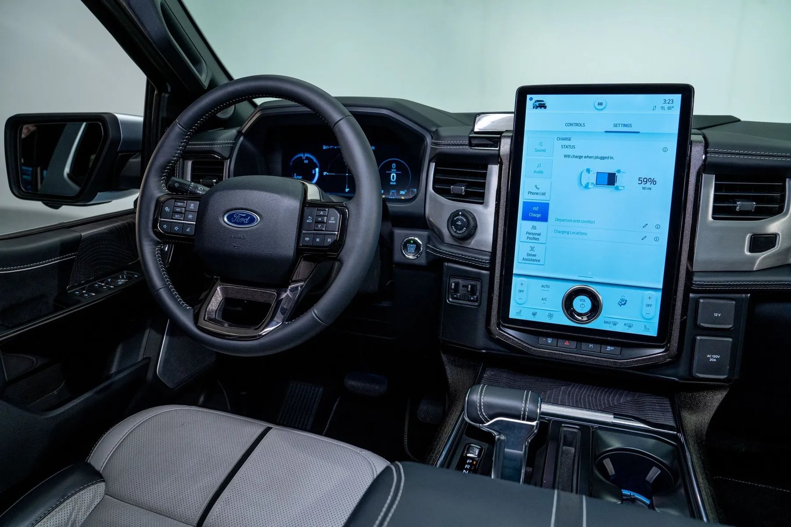 Ford_F-150_Lightning_1_generation__Pickup_double-cab__13.jpg
