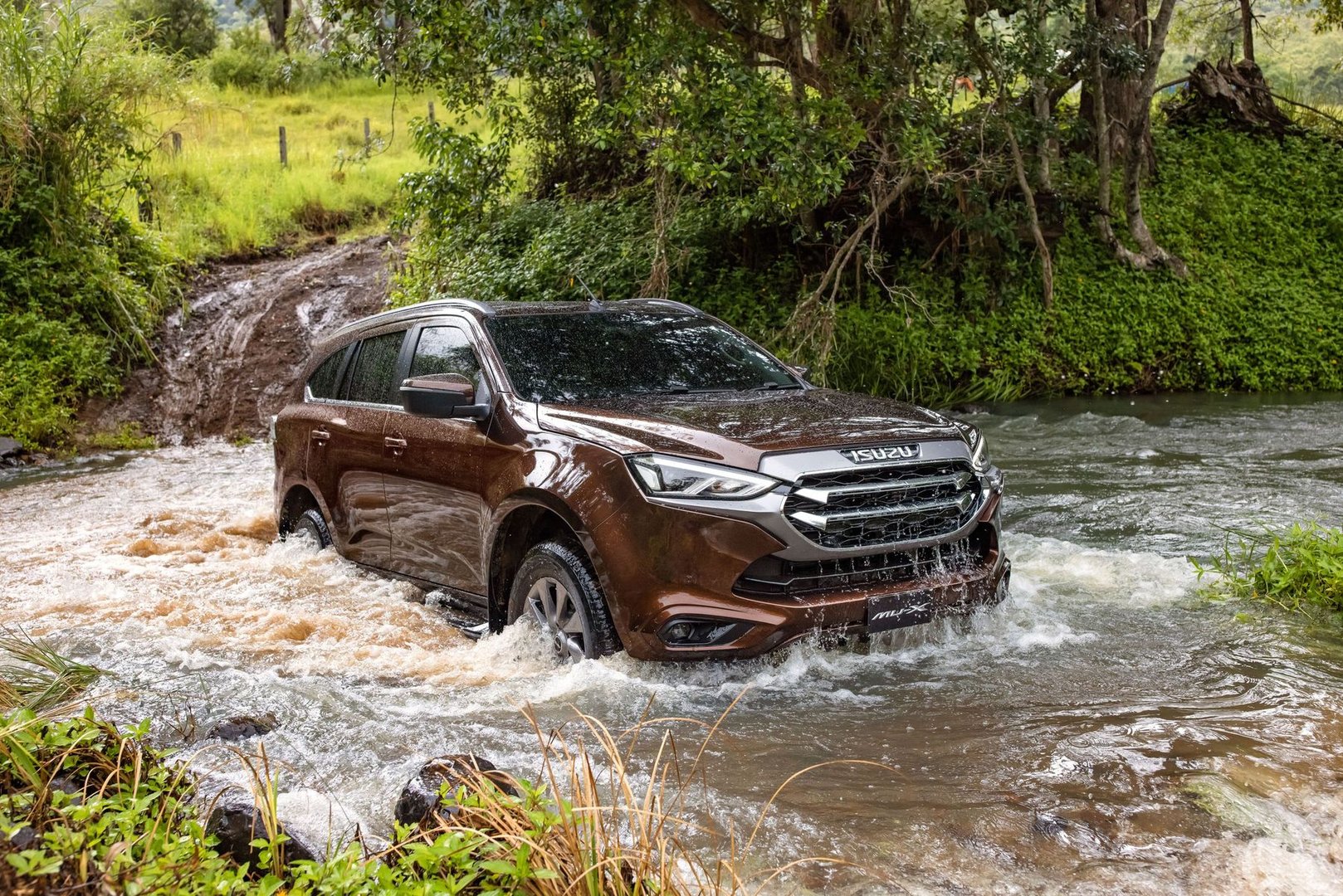 isuzu_MU-X_2_generation__SUV_5-doors__18.jpg
