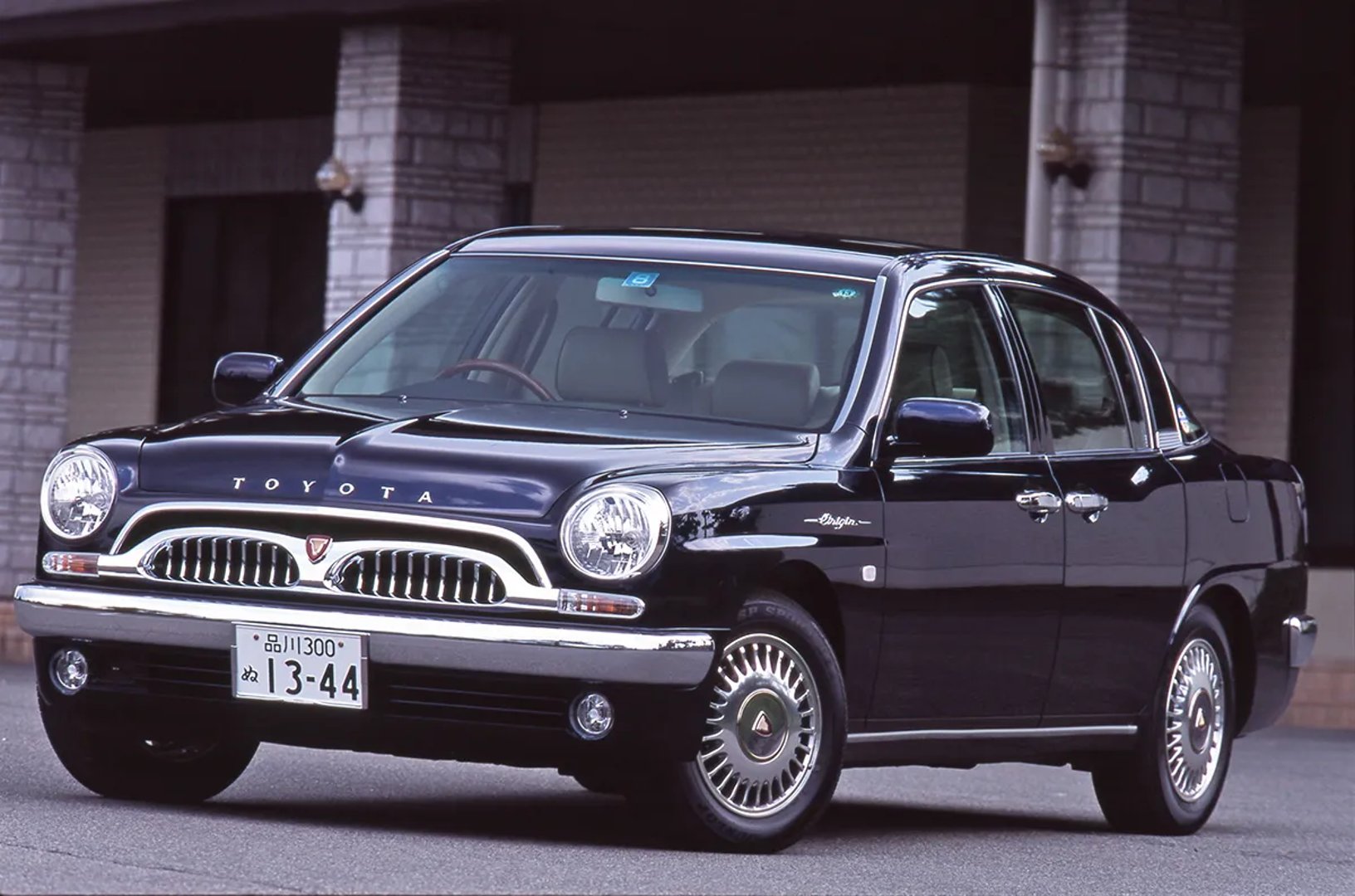 Toyota_Origin_1_generation__Sedan__1.jpg