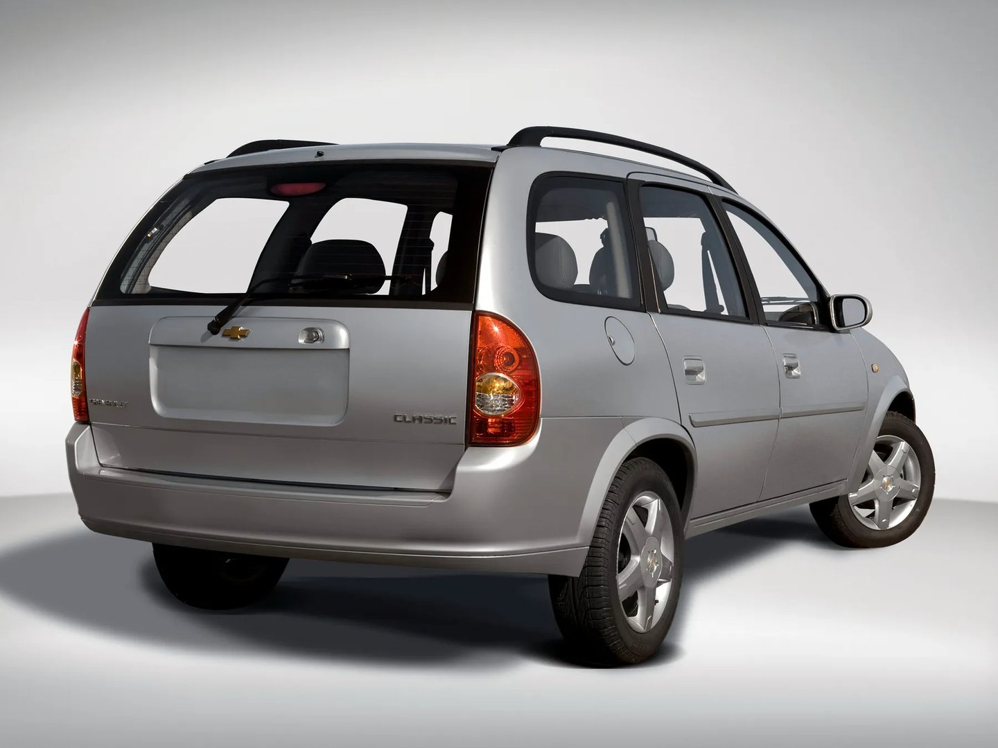 Chevrolet_Corsa_1_generation__Estate_5-door__1.jpg