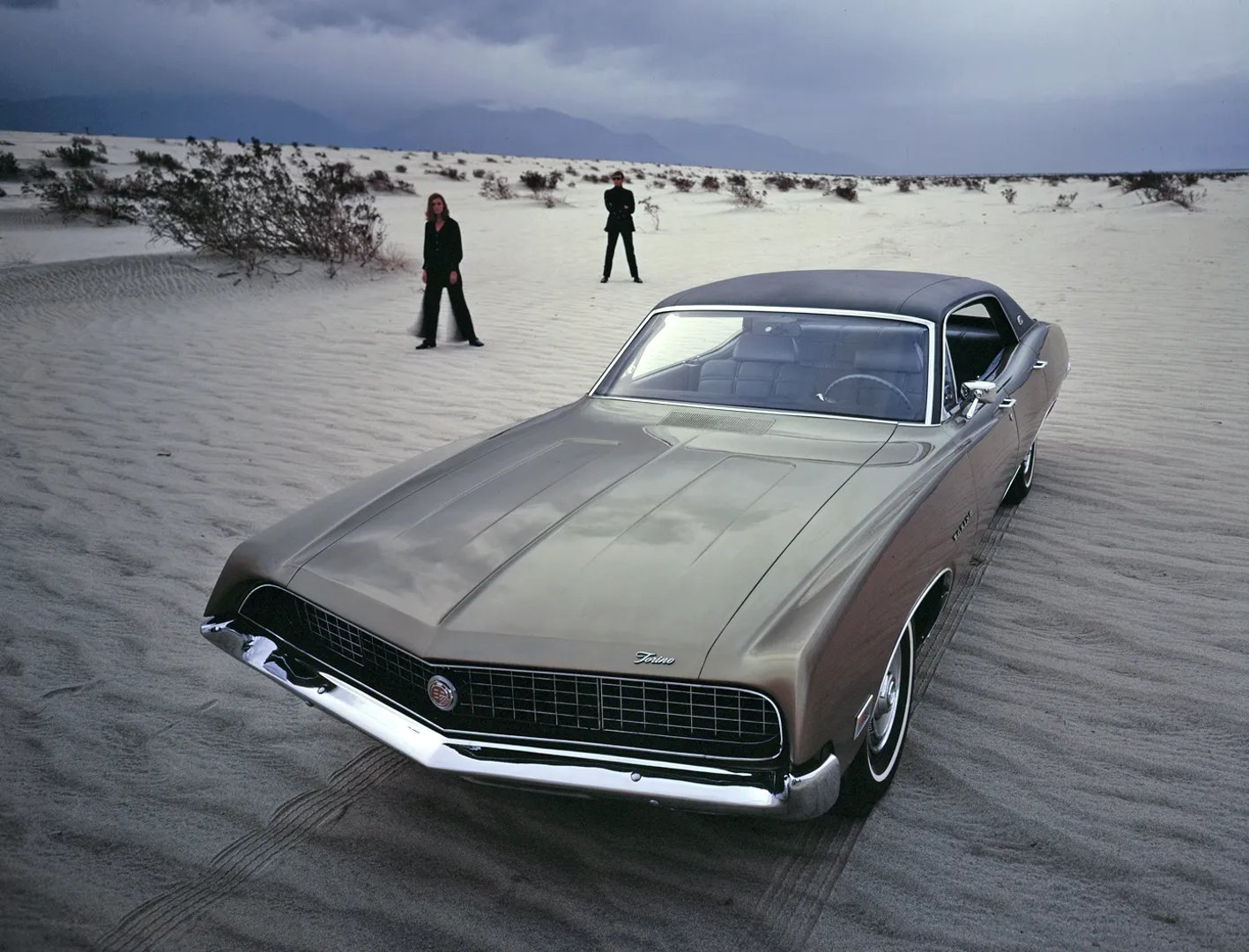 Ford_Torino_2_generation__Sedan_Hardtop__2.jpg