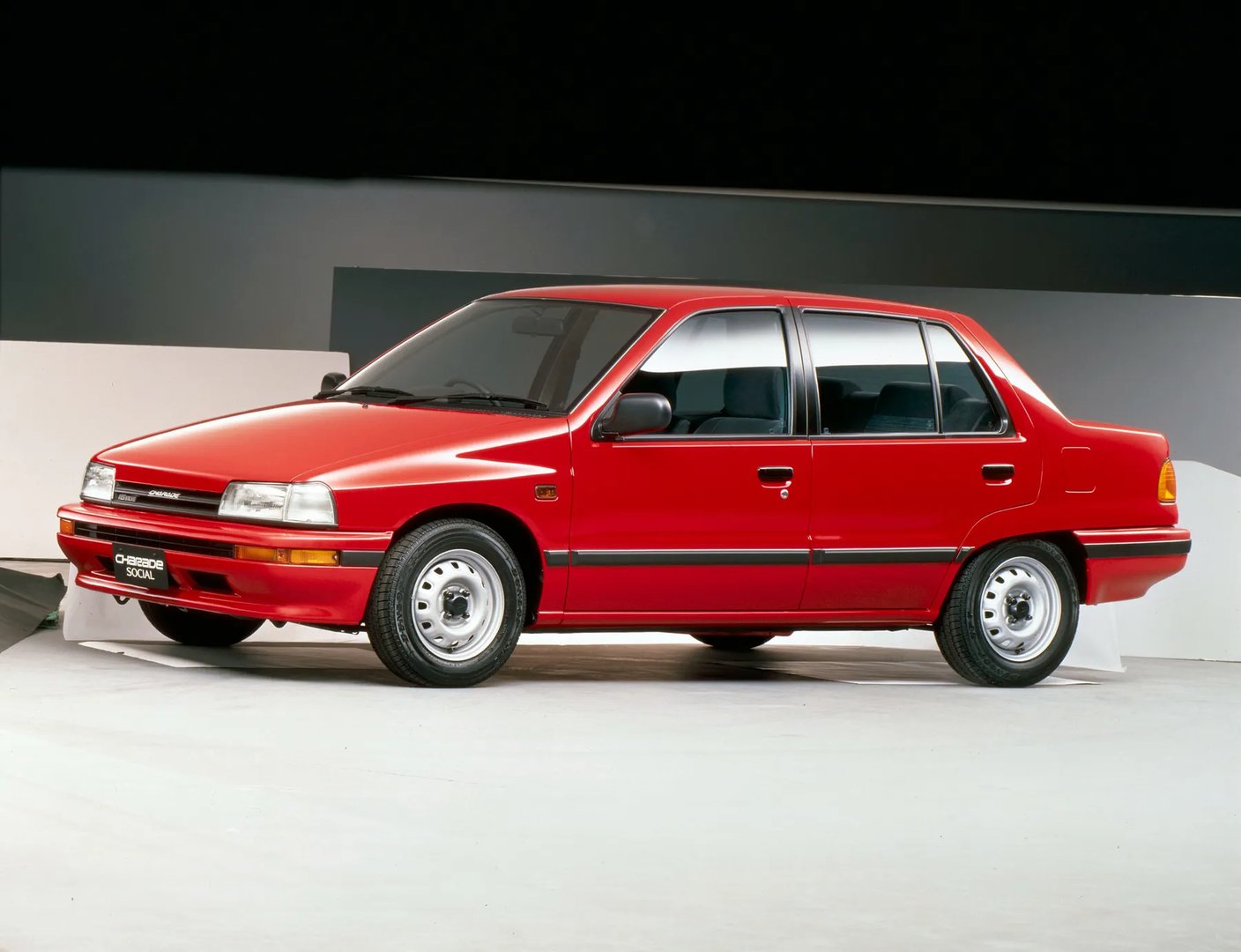 Daihatsu Charade 3 generation  Sedan