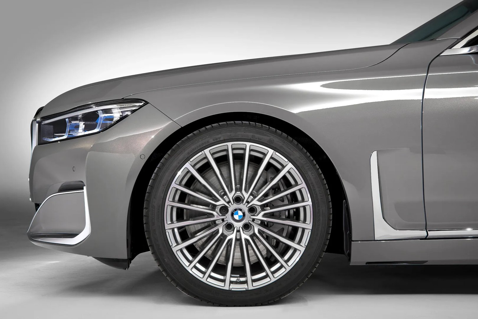 BMW_7_series_6_generation_restyling__Sedan__13.jpg