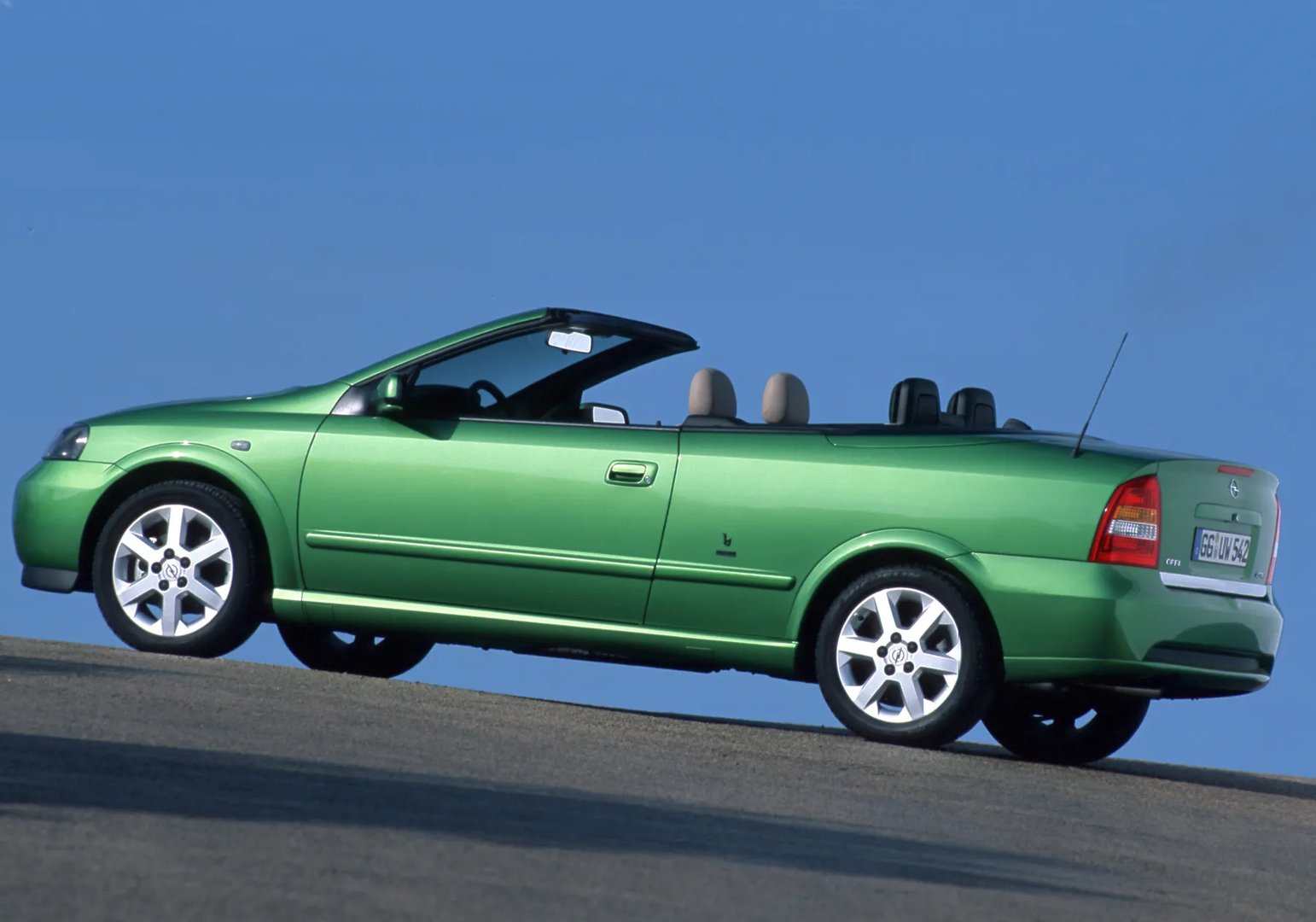 Opel_Astra_2_generation__Cabrio__8.jpg