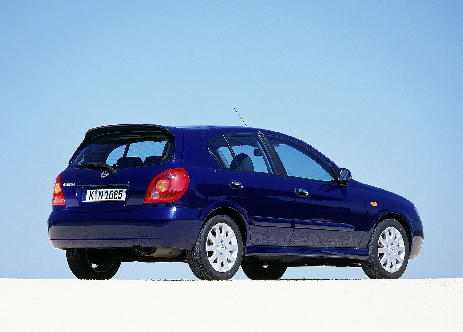 Nissan_Almera_2_generation_restyling__Hatchback_5-door__1.jpg