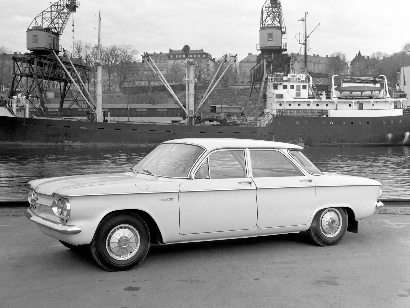Chevrolet_Corvair_1_generation__Sedan__12.jpg
