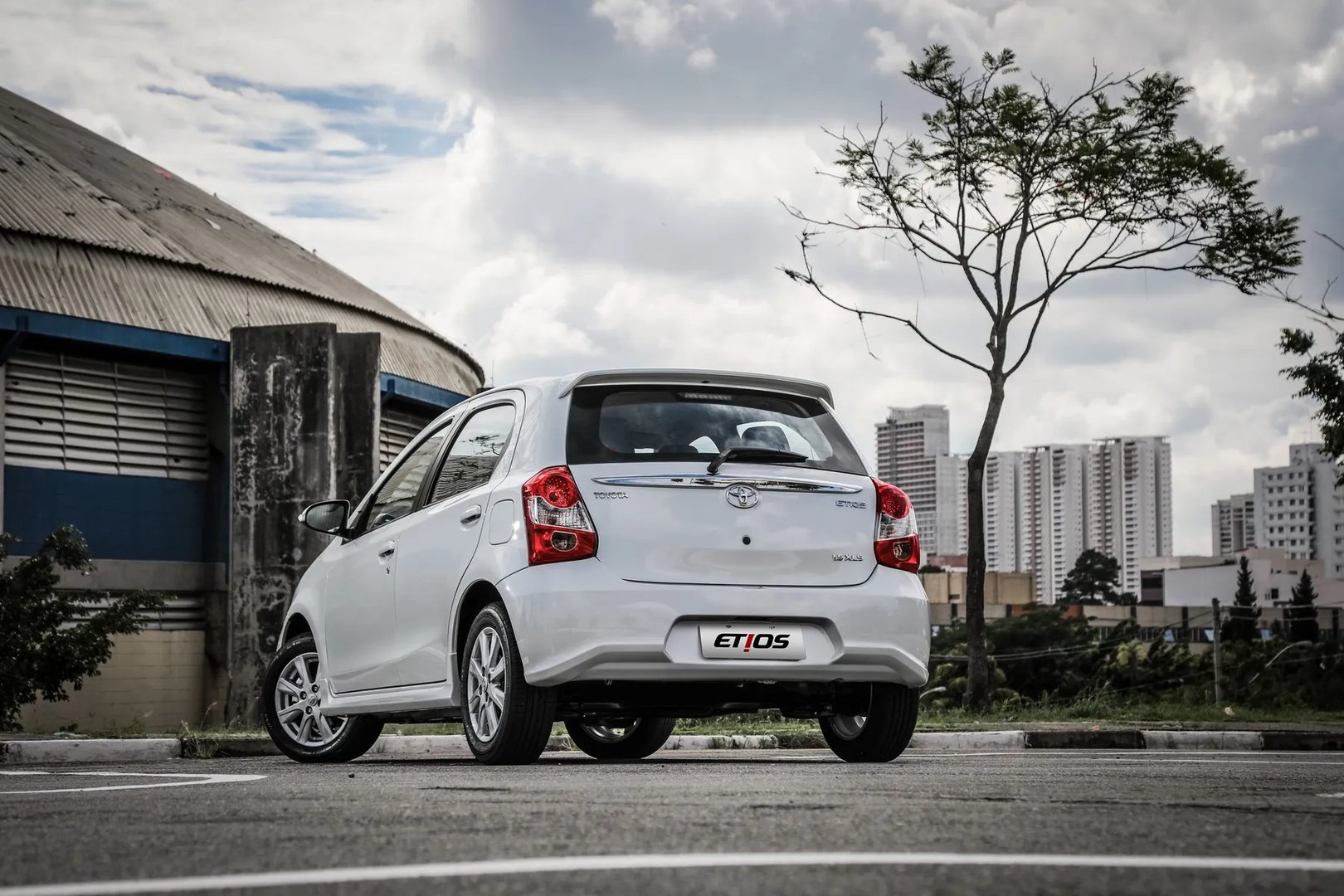 Toyota_Etios_1_generation_restyling__Mini_5-doors__2.jpg