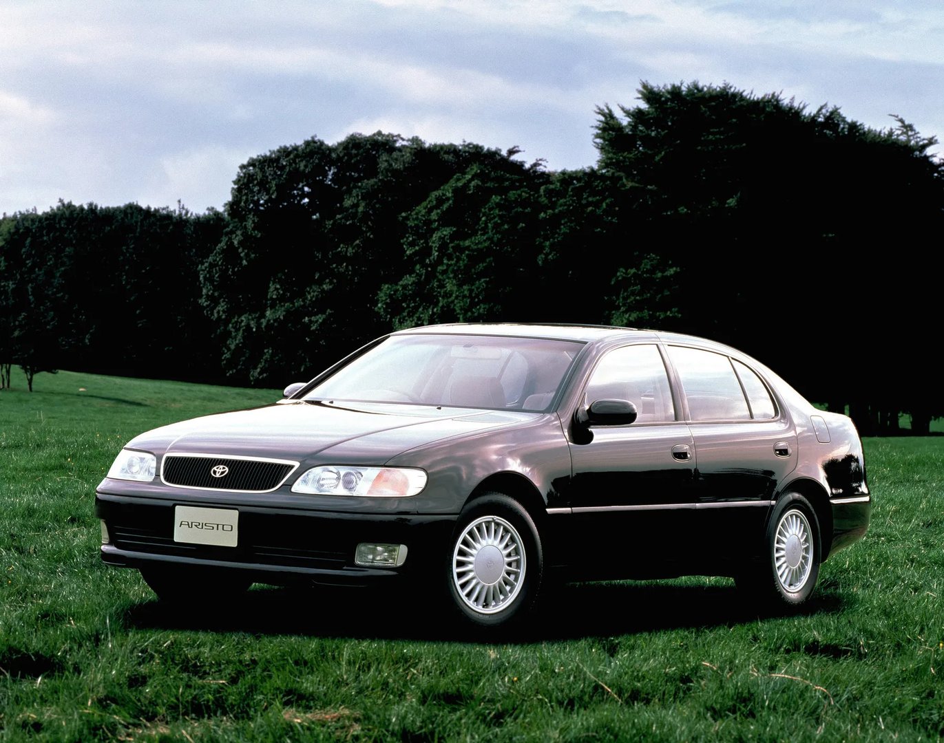Toyota_Aristo_1_generation__Sedan__7.jpg