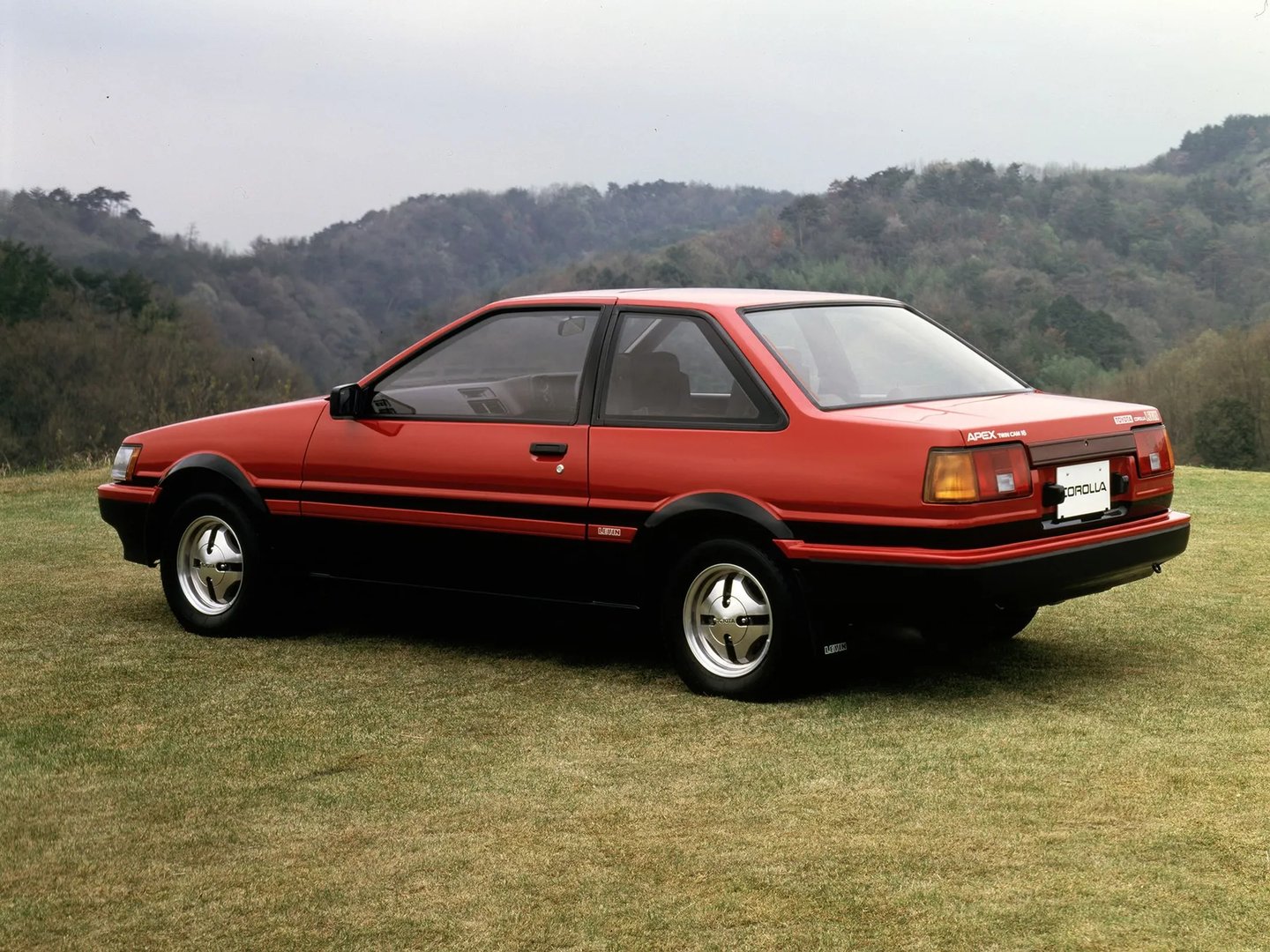 Toyota_Corolla_Levin_4_generation__Coupe__2.jpg