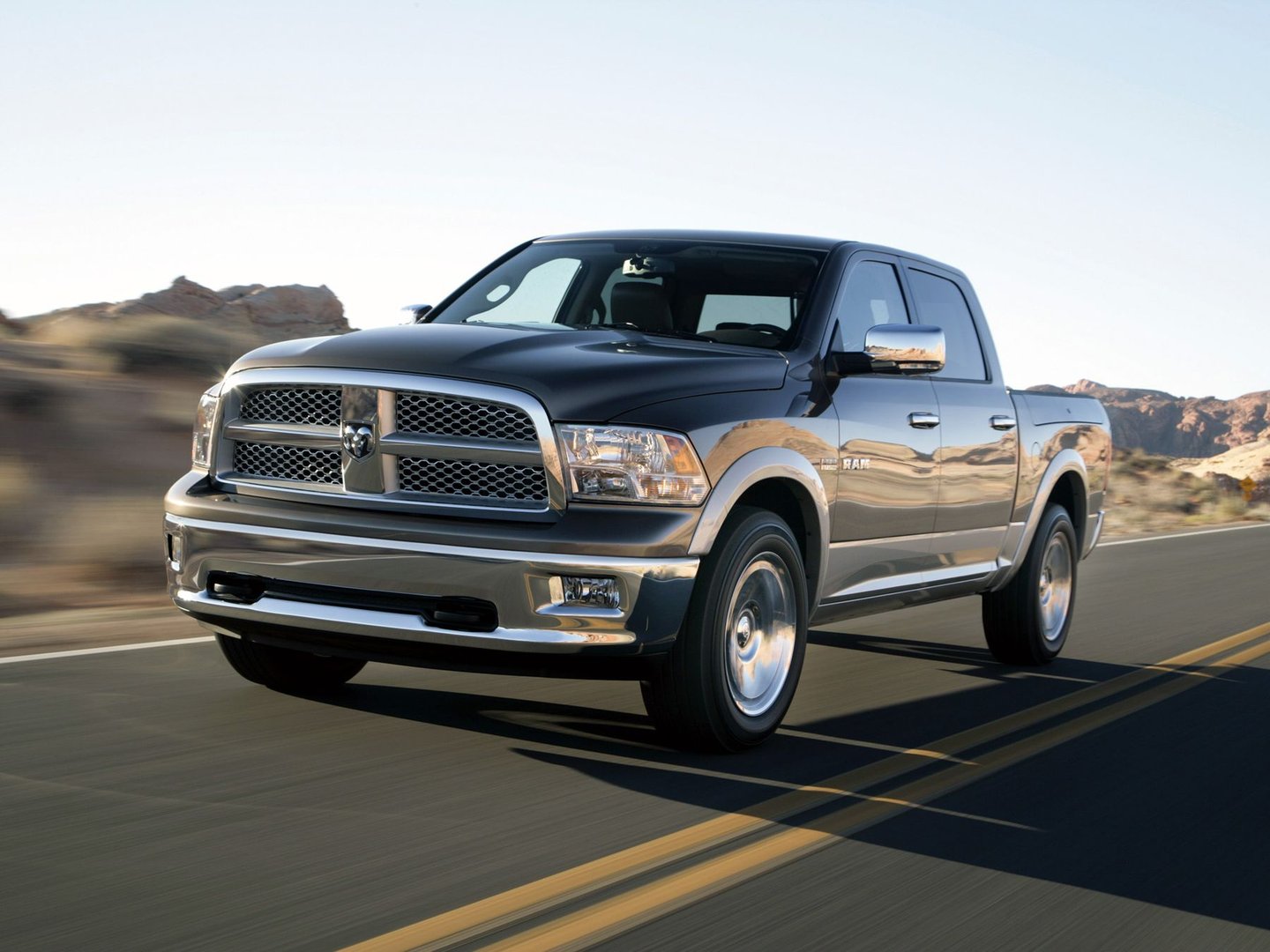 ram_1500_Classic_4_generation__Pickup_double-cab__3.jpg
