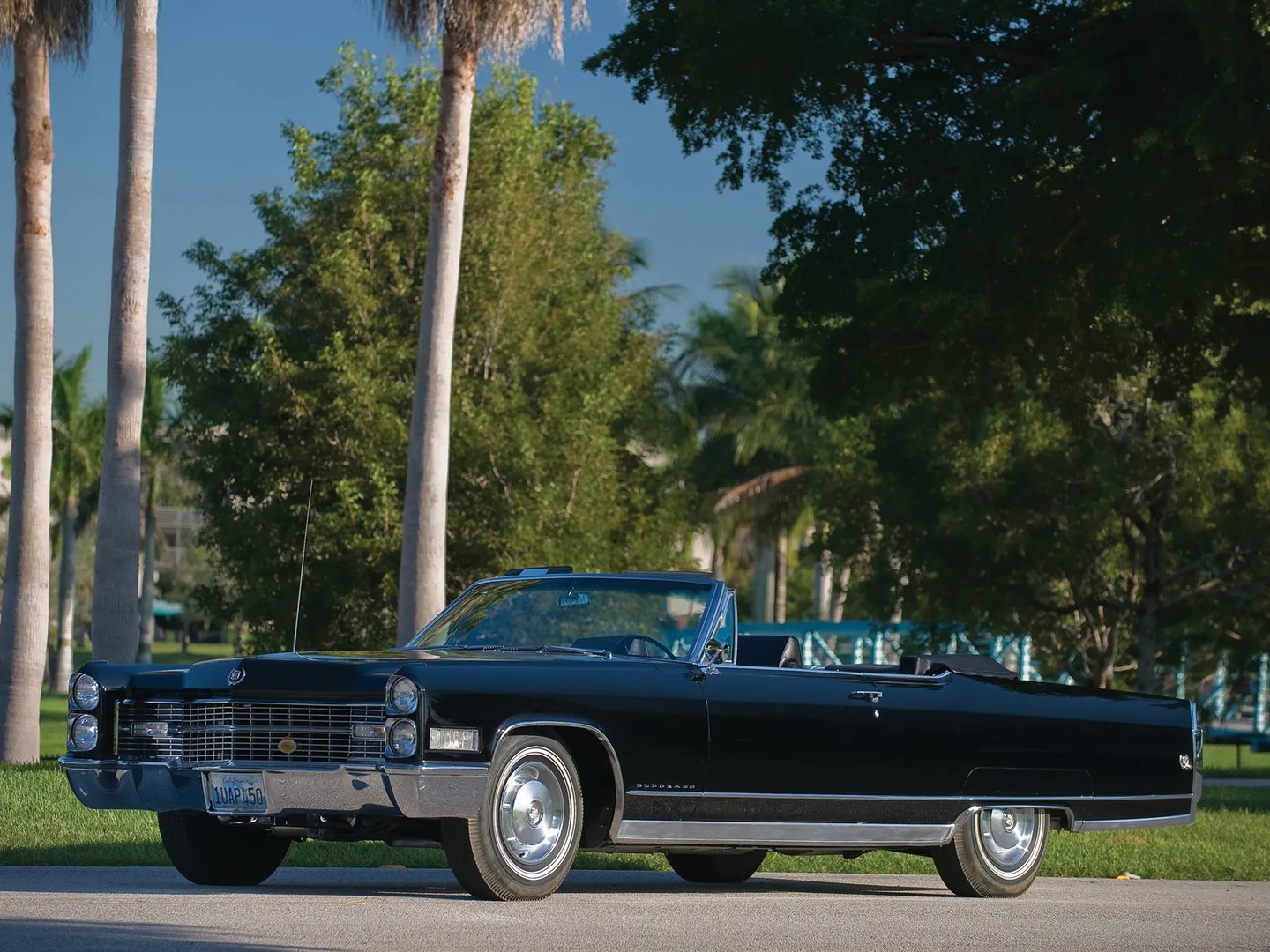 Cadillac_Eldorado_5_generation__Cabrio__1.jpg