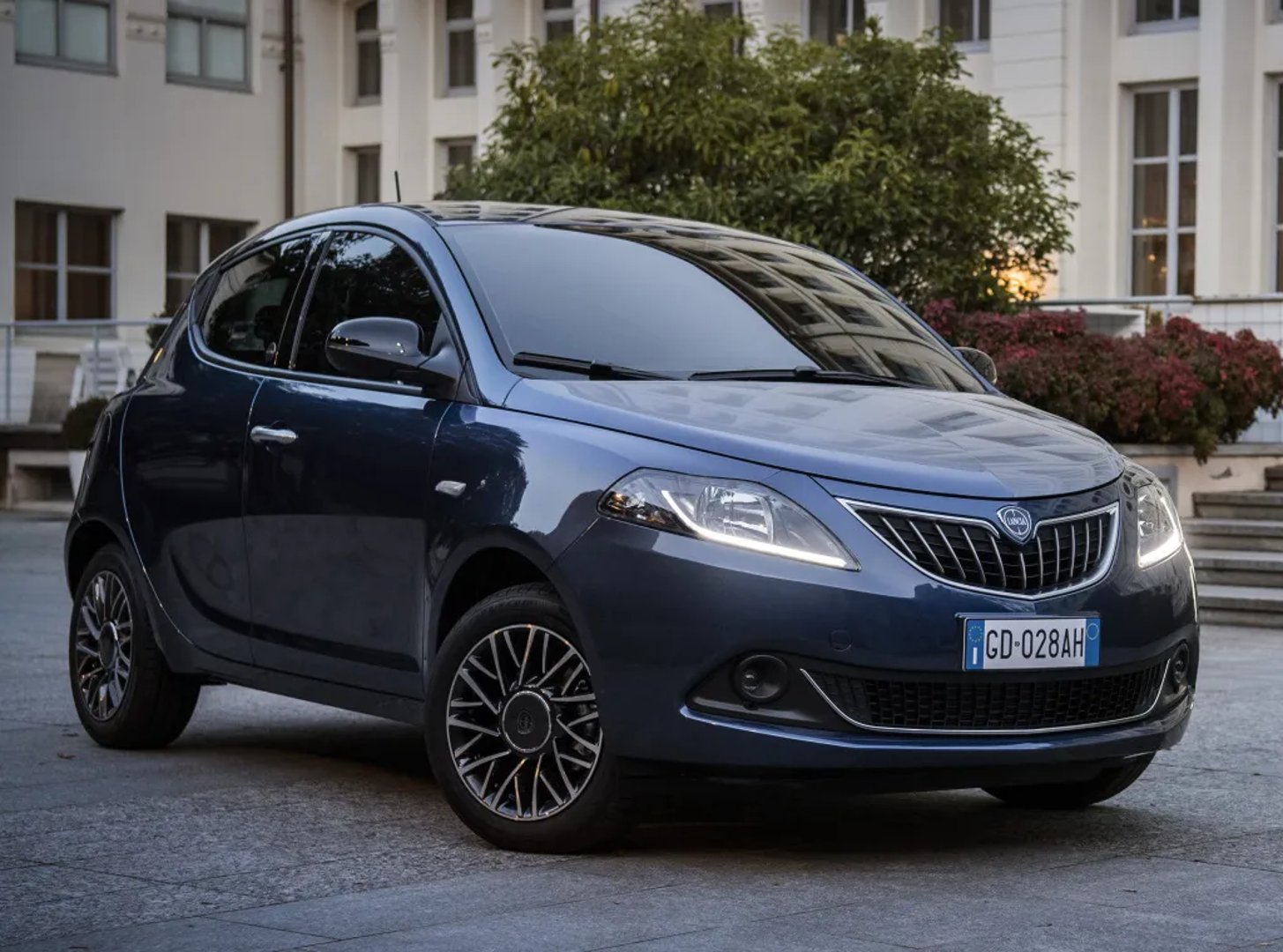 Lancia_Ypsilon_3_generation_restyling_2__Mini_5-doors__1.jpg