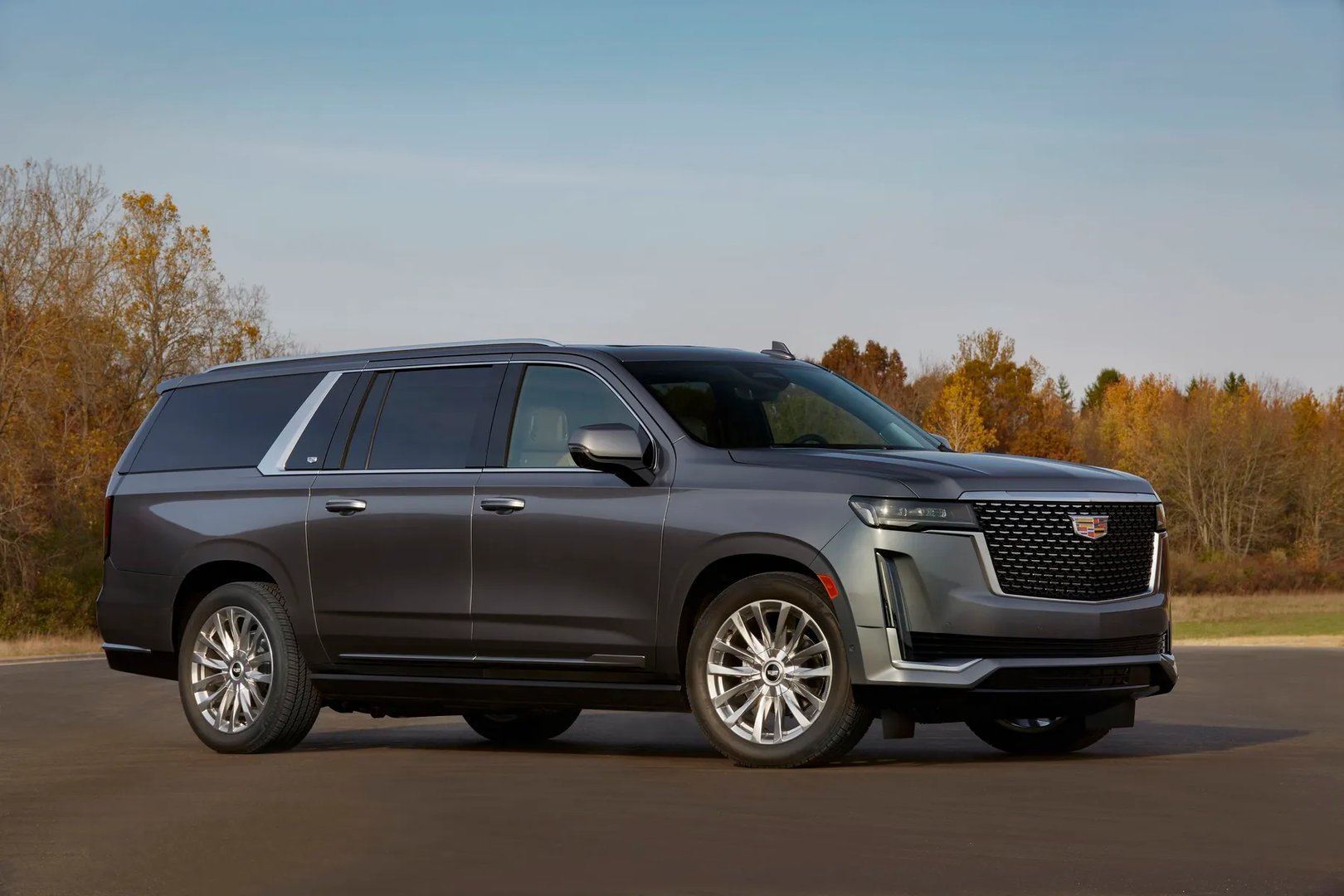 Cadillac_Escalade_5_generation__SUV_5-doors__9.jpg