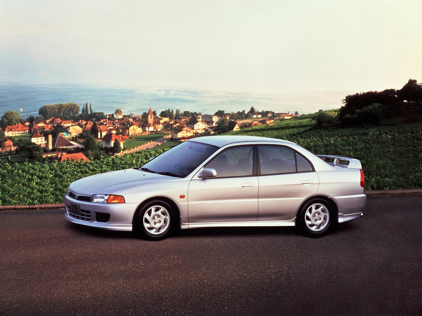 Mitsubishi_Lancer_8_generation__Sedan__6.jpg