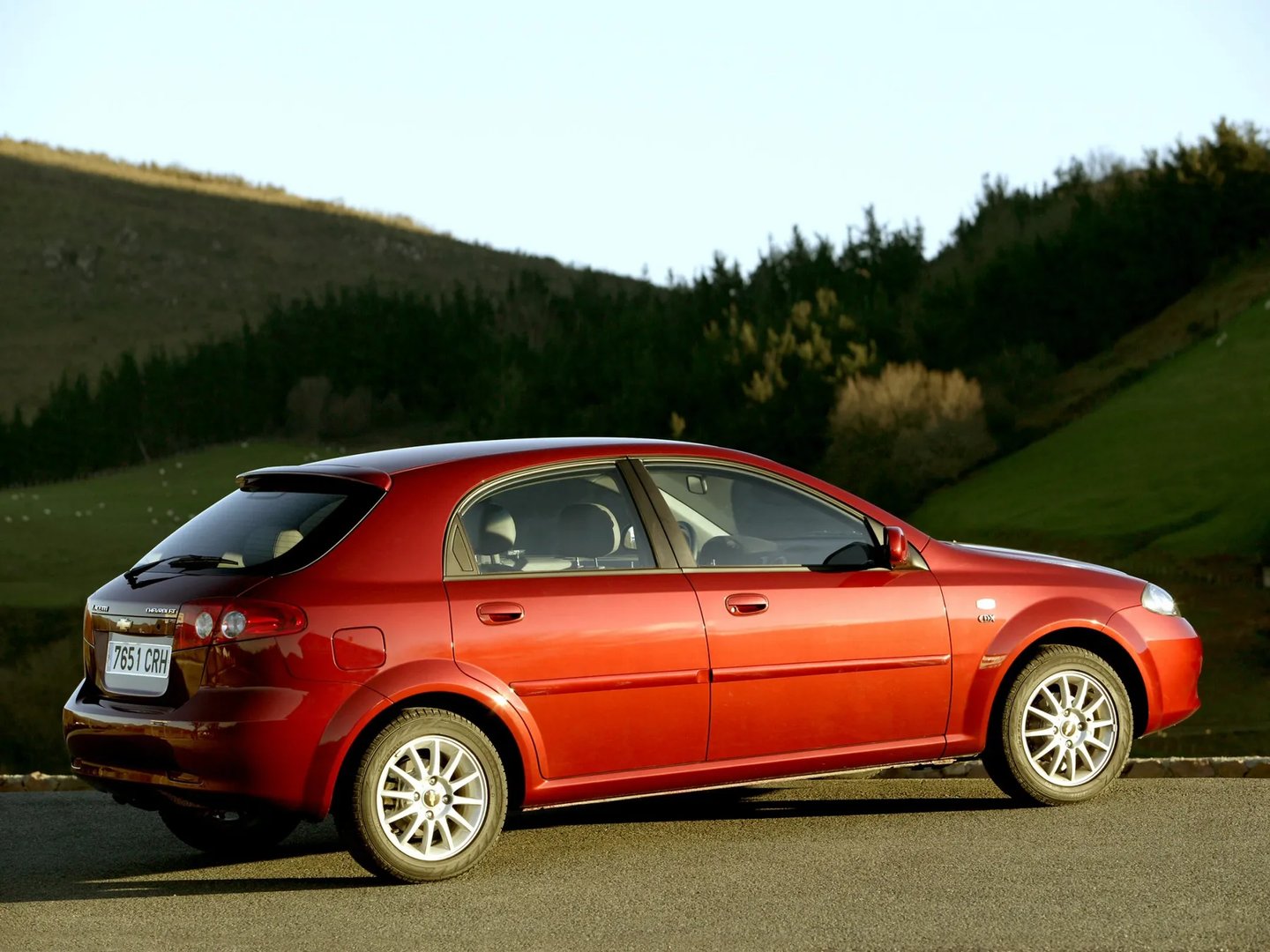 Chevrolet_Lacetti_1_generation__Hatchback_5-door__5.jpg