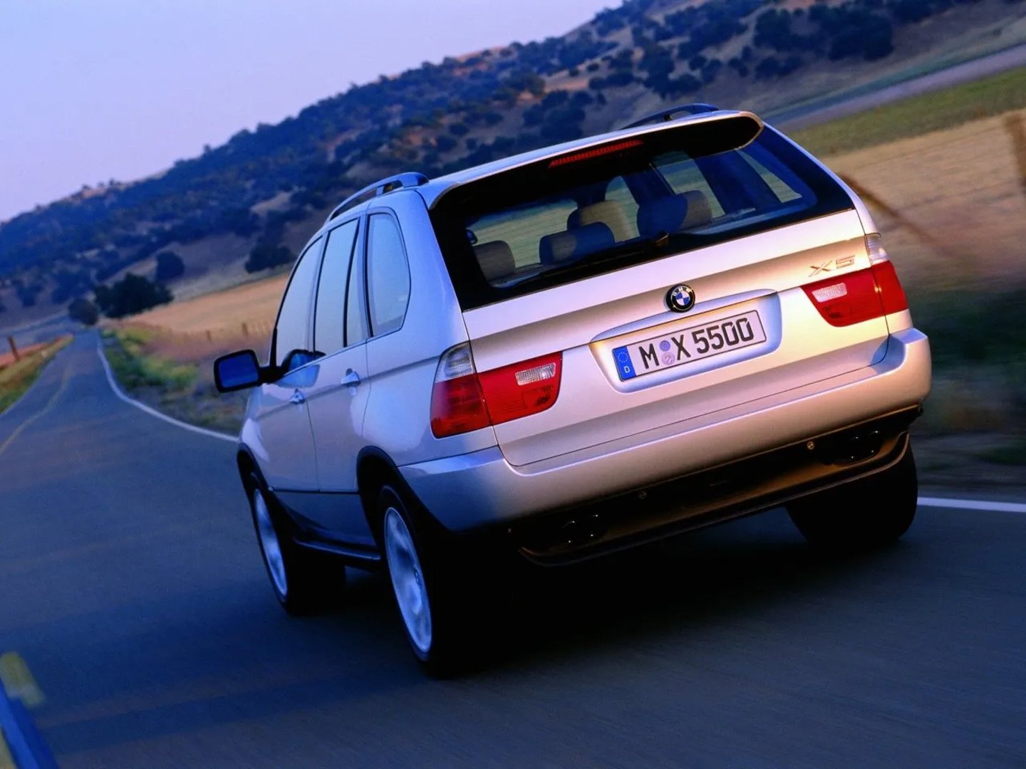 BMW_X5_1_generation__SUV_5-doors__1.jpg