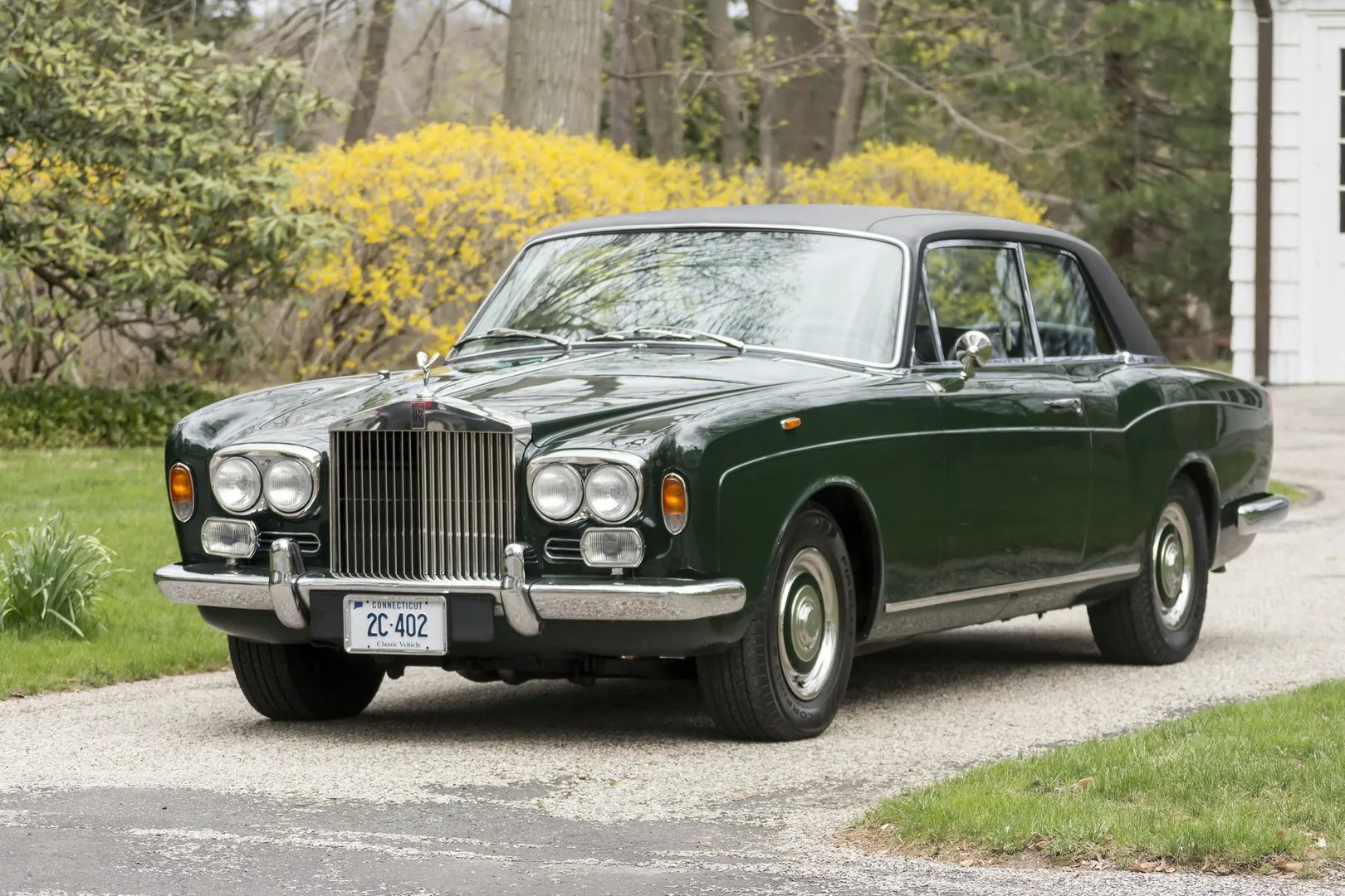 Rolls-Royce_Corniche_1_generation__Sedan_2-doors__5.jpg