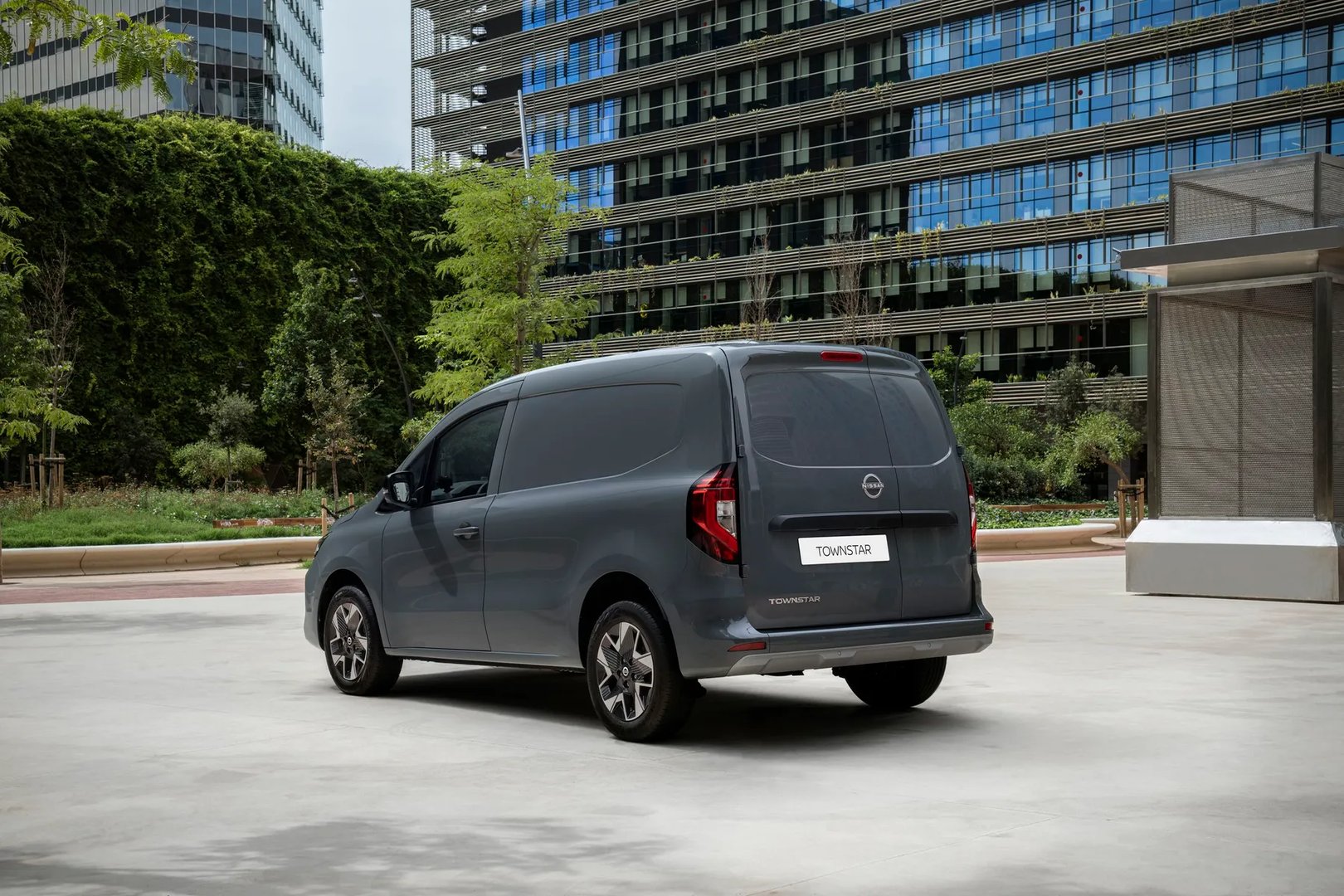 Nissan_Townstar_1_generation__Van__1.jpg