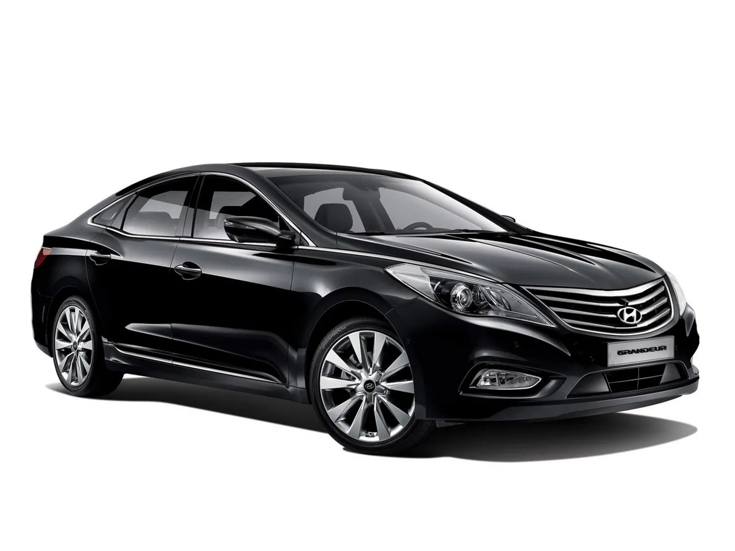 Hyundai_Grandeur_5_generation__Sedan__3.jpg