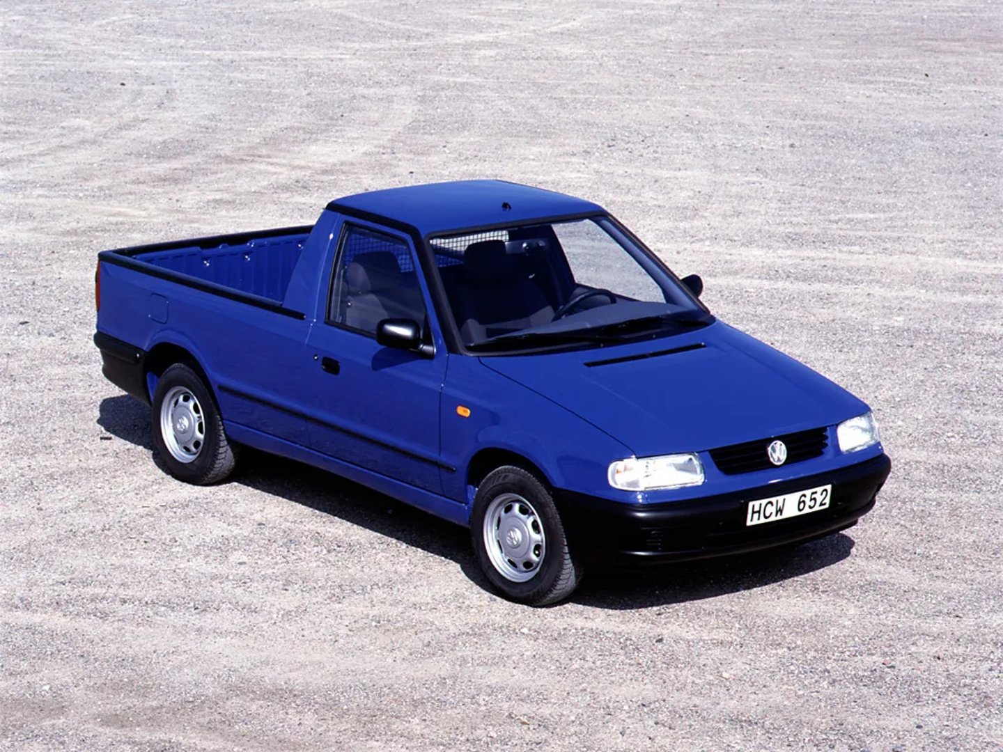 Volkswagen_Caddy_2_generation__Pickup__2.jpg