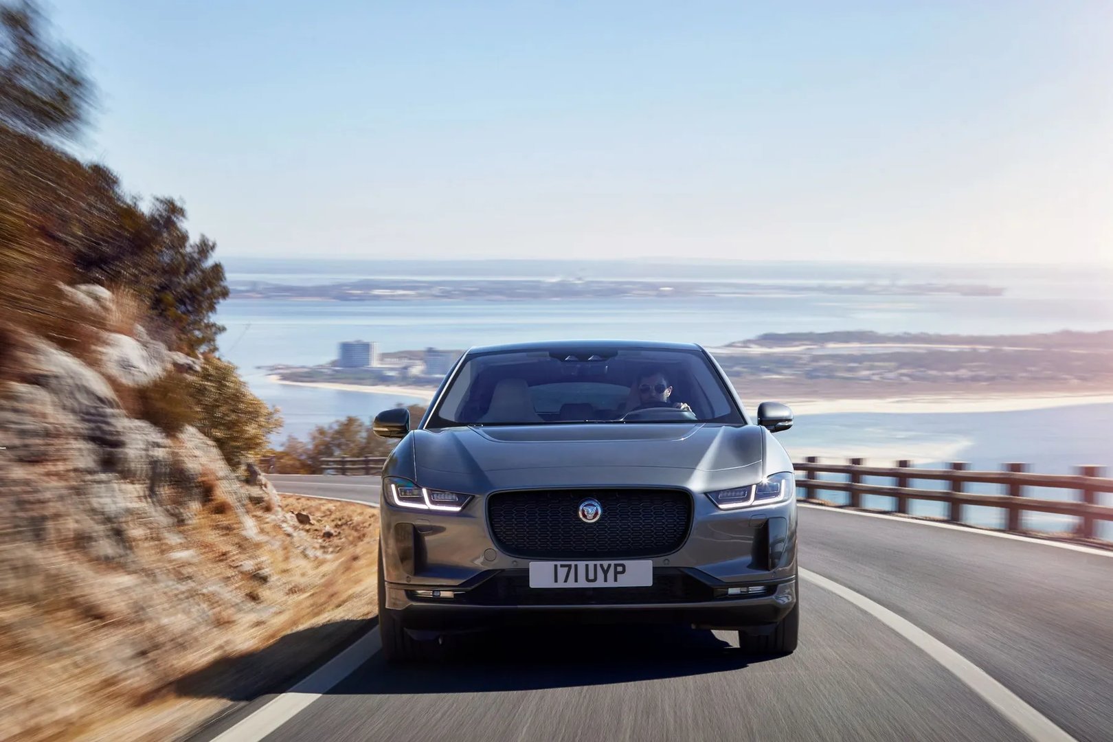 Jaguar_I-Pace_1_generation__SUV_Coupe__2.jpg