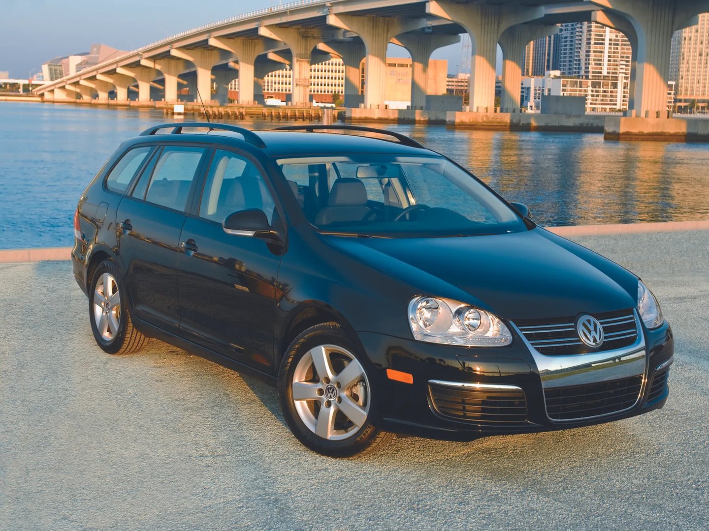 Volkswagen_Jetta_5_generation__Estate_5-door__5.jpg