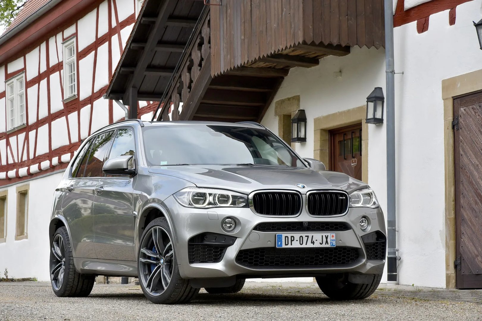 BMW_X5_M_2_generation__SUV_5-doors__1.jpg