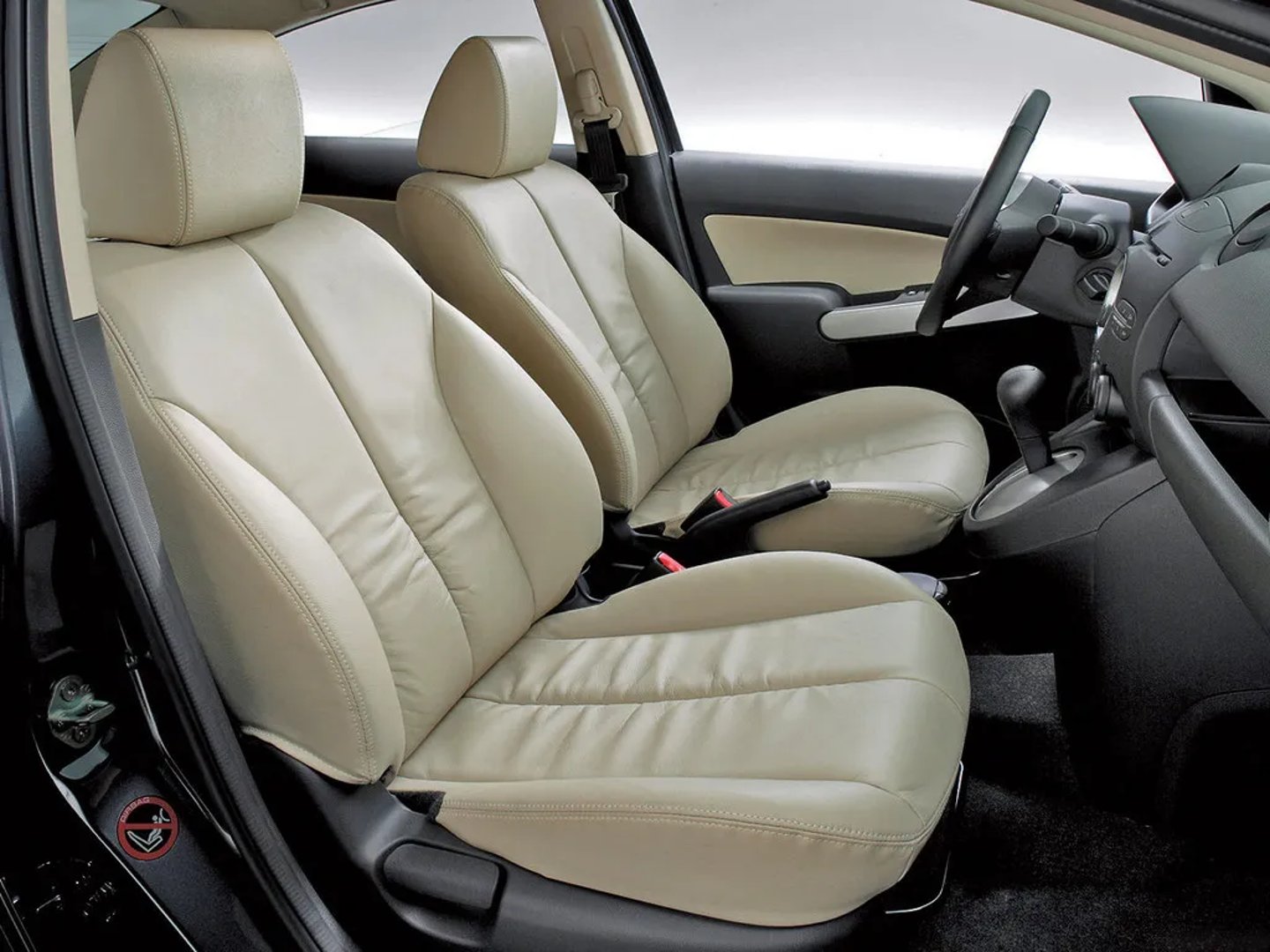 Mazda_2_2_generation__Sedan__5.jpg