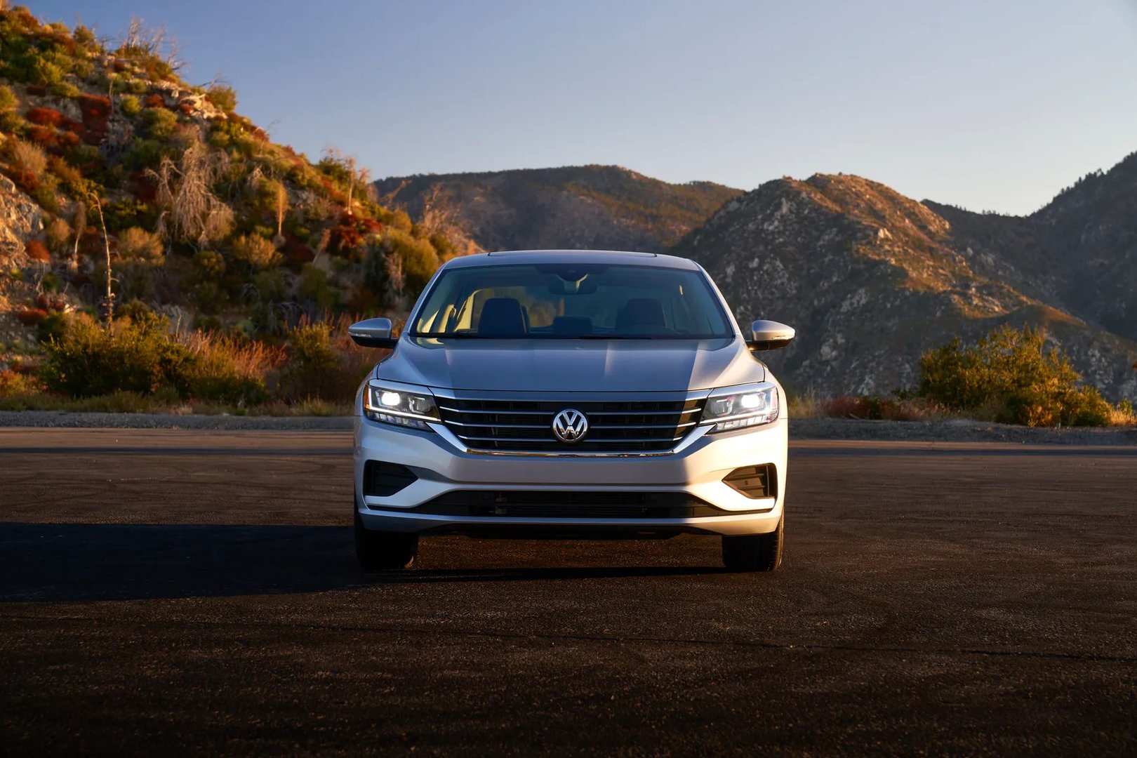 Volkswagen_Passat_(USA)_1_generation_restyling_2__Sedan__6.jpg