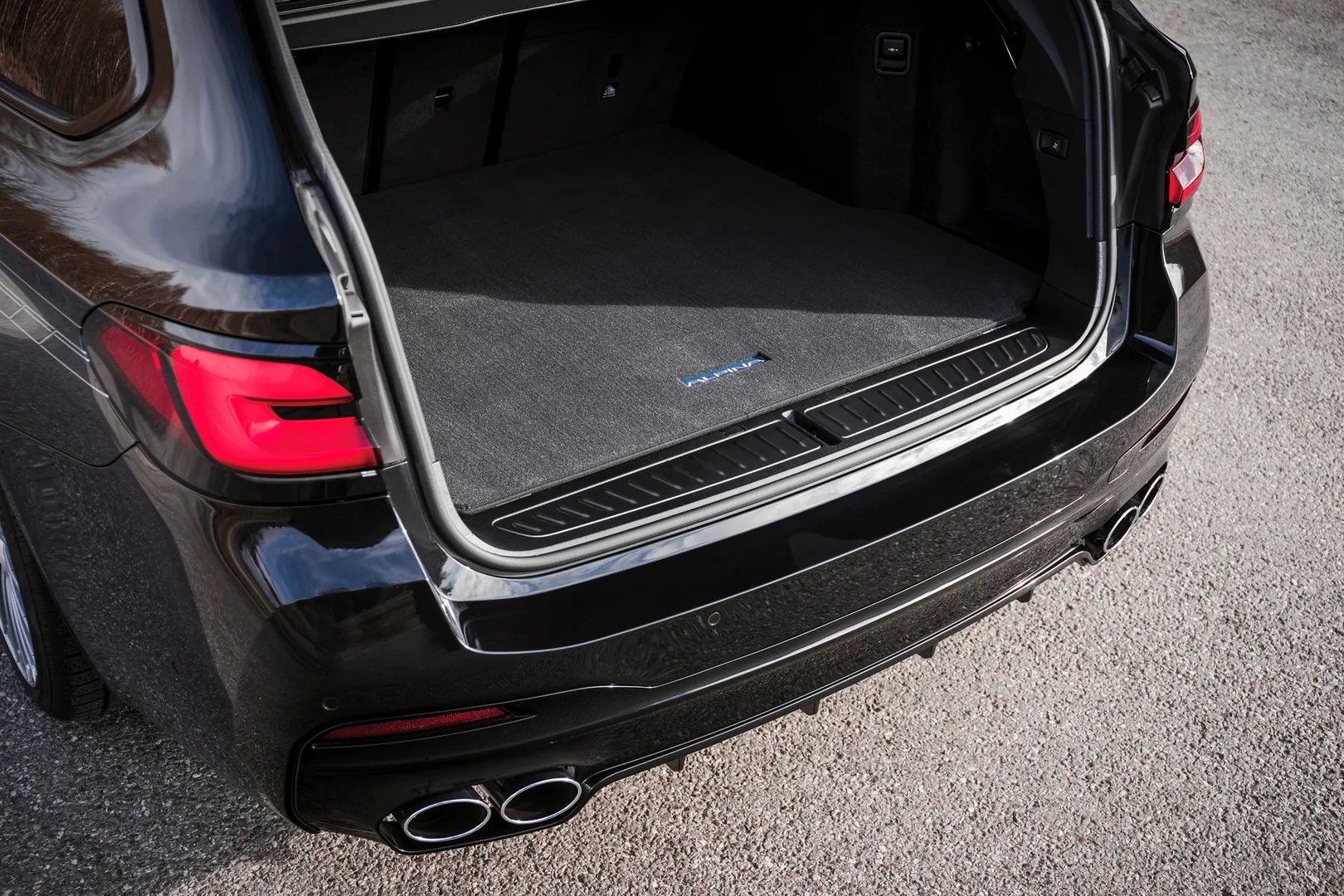 Alpina_D5_2_generation_restyling__Estate_5-door__11.jpg