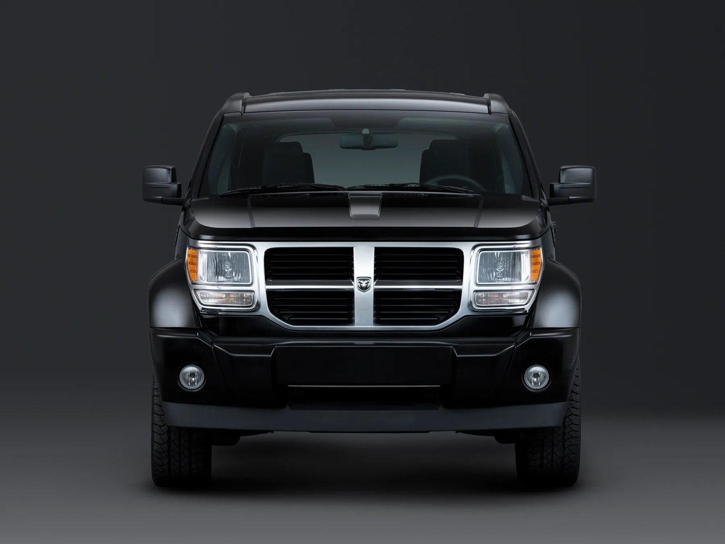 Dodge_Nitro_1_generation__SUV_5-doors__5.jpg