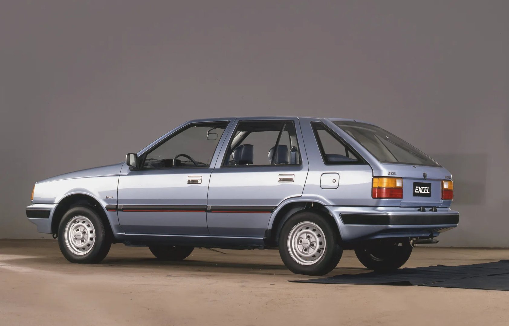 Hyundai_Pony_3_generation__Mini_5-doors__5.jpg