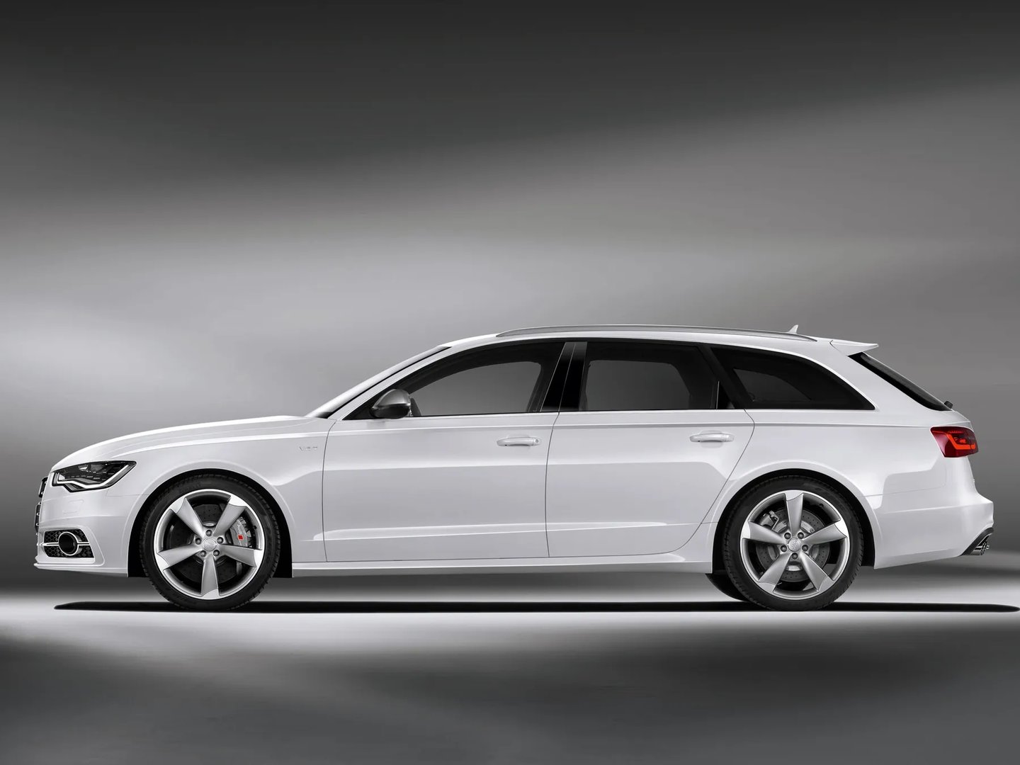 Audi_S6_4_generation__Estate_5-door__4.jpg