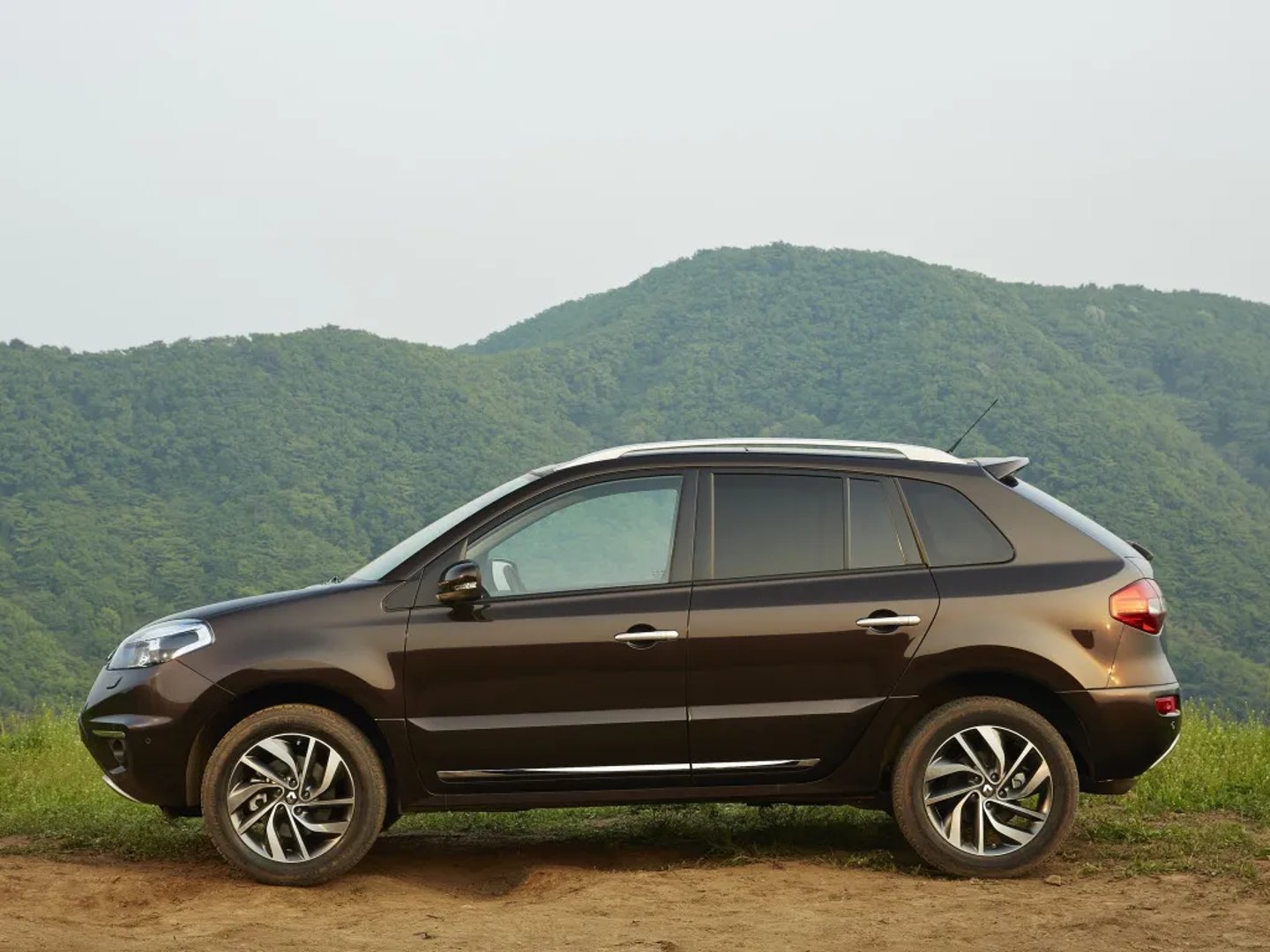 Renault_Koleos_1_generation_restyling_2__SUV_5-doors__6.jpg