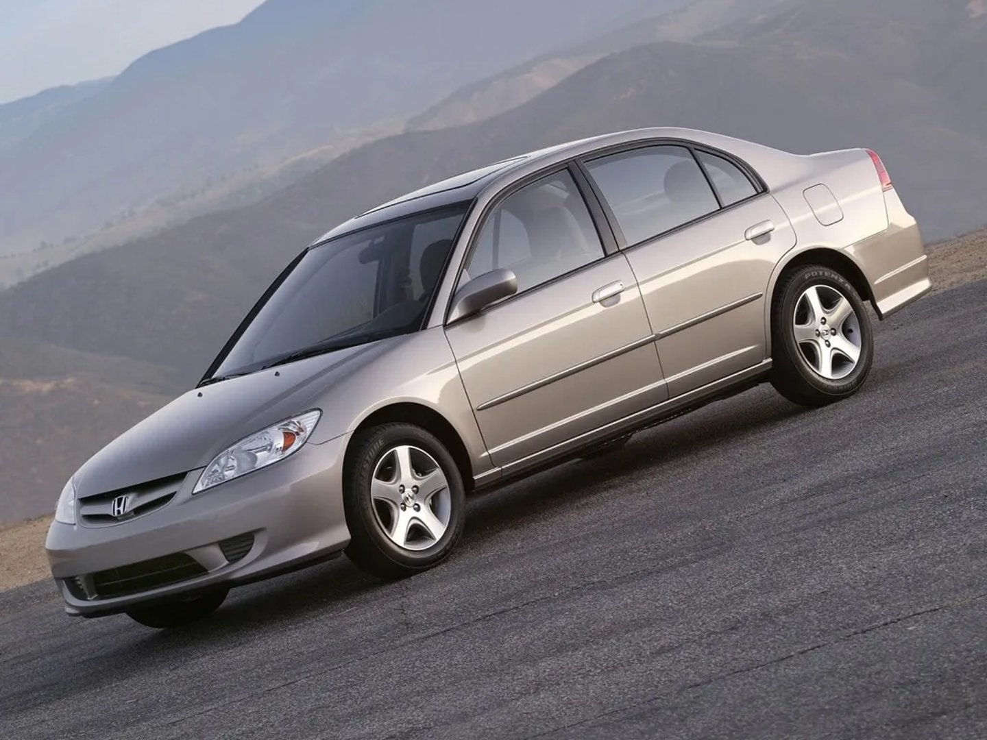 Honda_Civic_(USA)_7_generation_restyling__Sedan__7.jpg