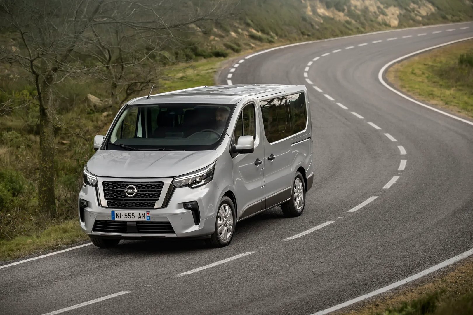 Nissan_NV300_1_generation_restyling_1__Minivan__7.jpg