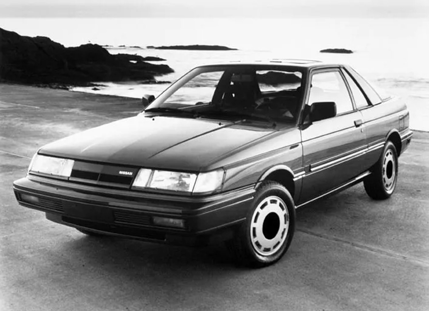 Nissan Sentra 2 generation  Coupe