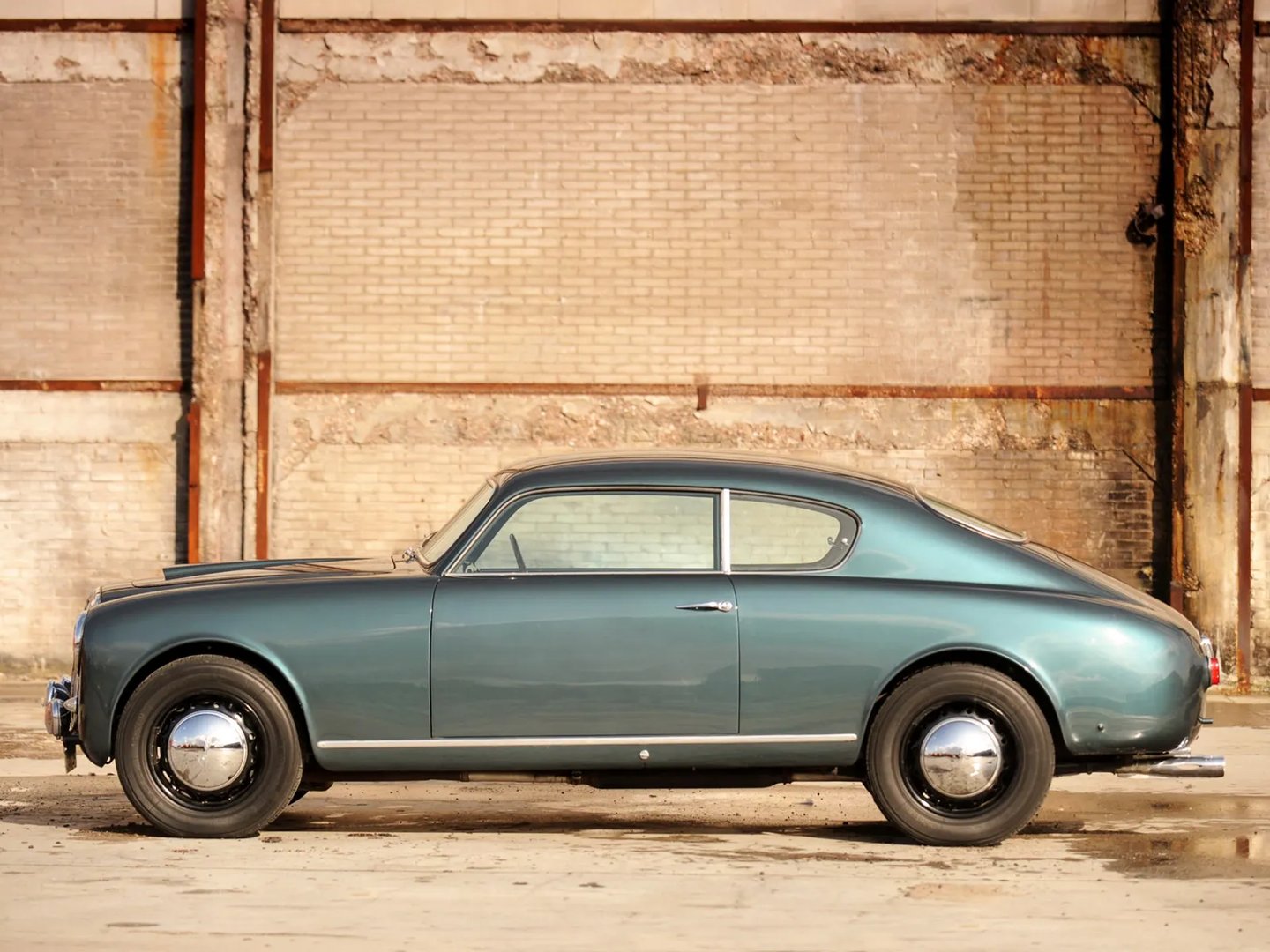 Lancia_Aurelia_1_generation__Fastback__6.jpg