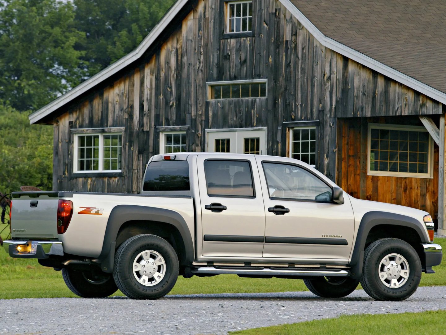 Chevrolet_Colorado_1_generation__Pickup_double-cab__4.jpg