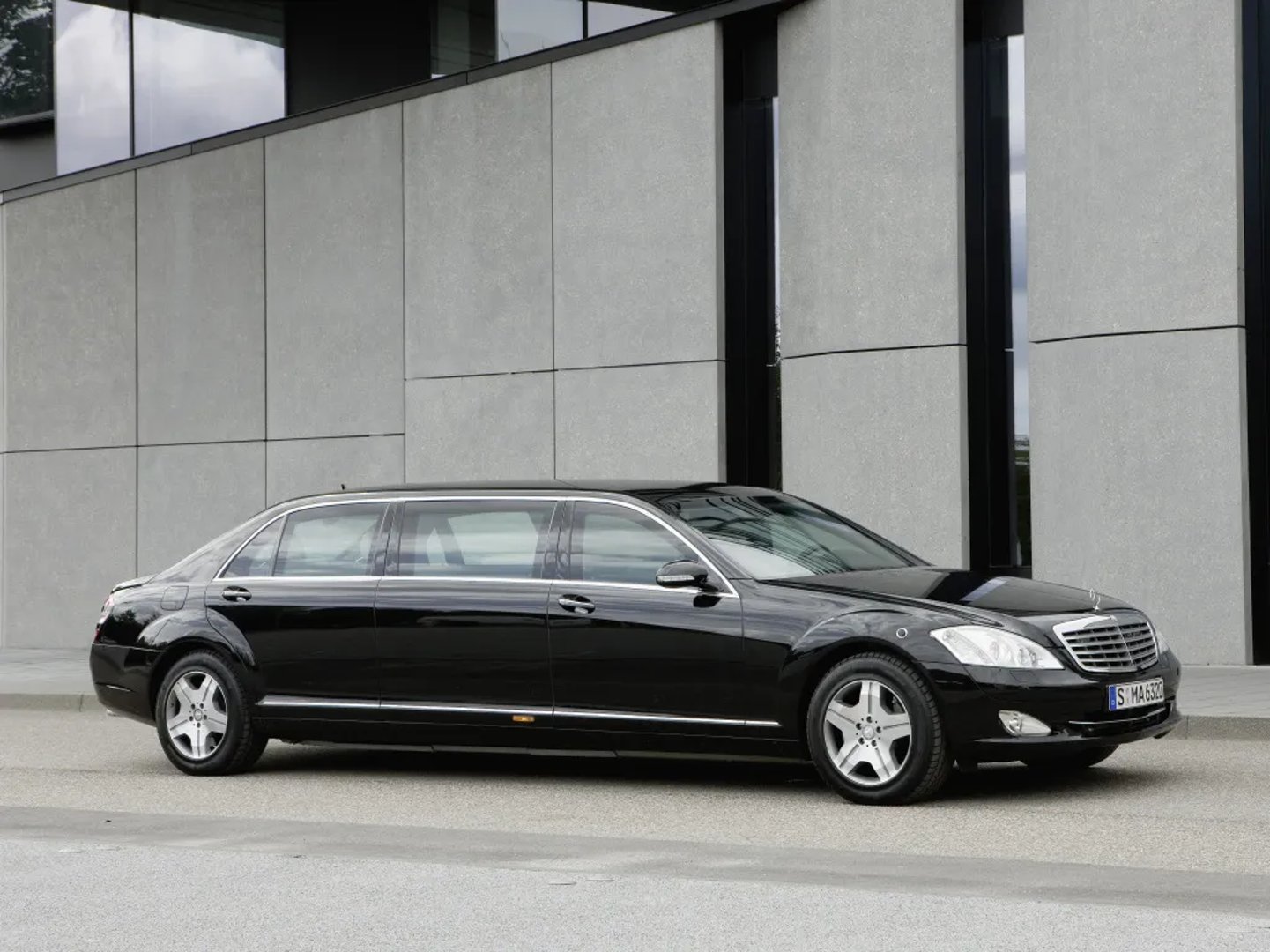 Mercedes_S-Class_5_generation__Limousine__7.jpg