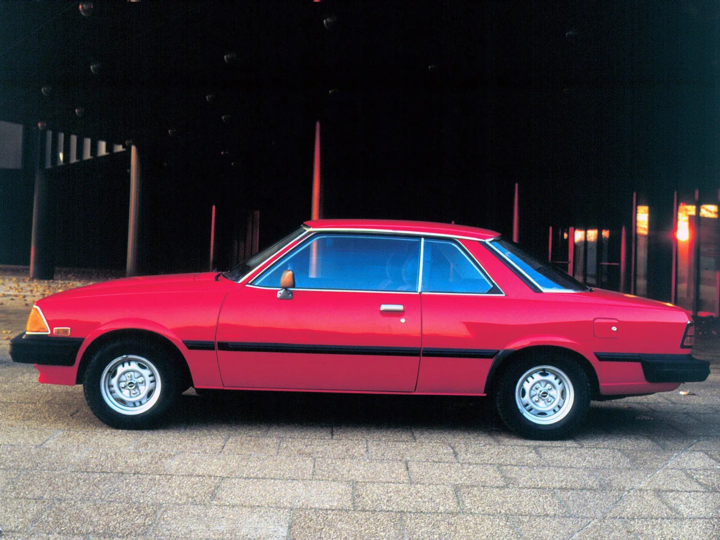 Mazda_626_1_generation__Coupe__2.jpg