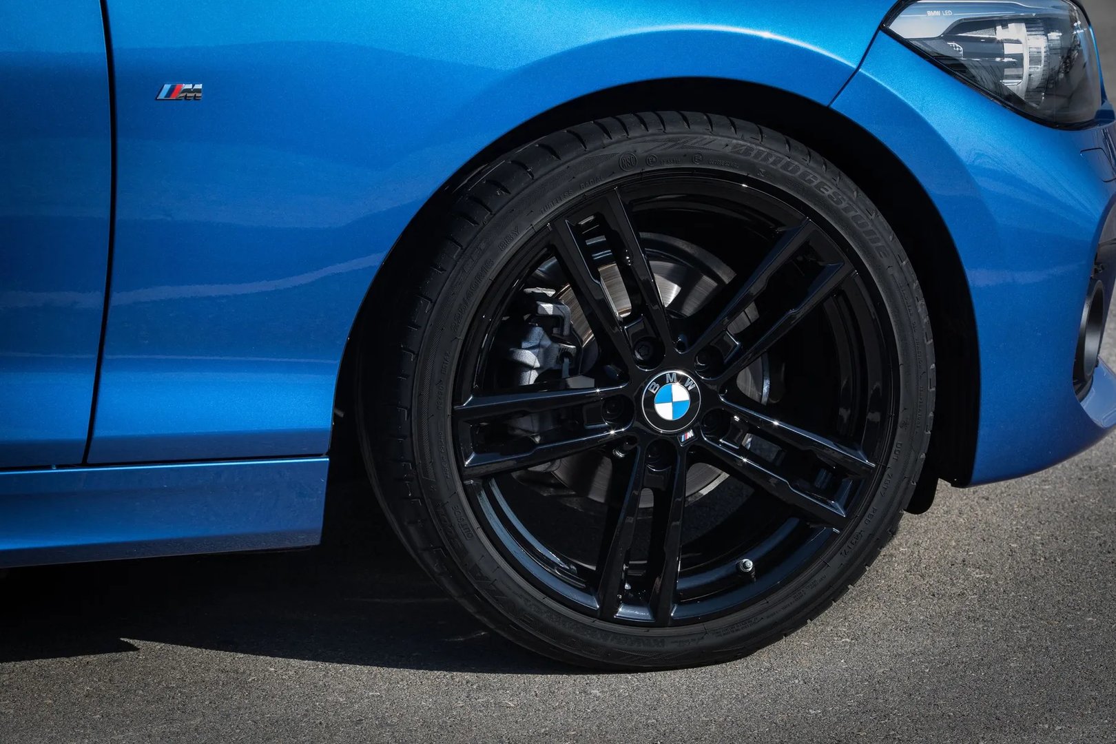 BMW_1_series_2_generation_restyling_2__Hatchback_5-door__7.jpg