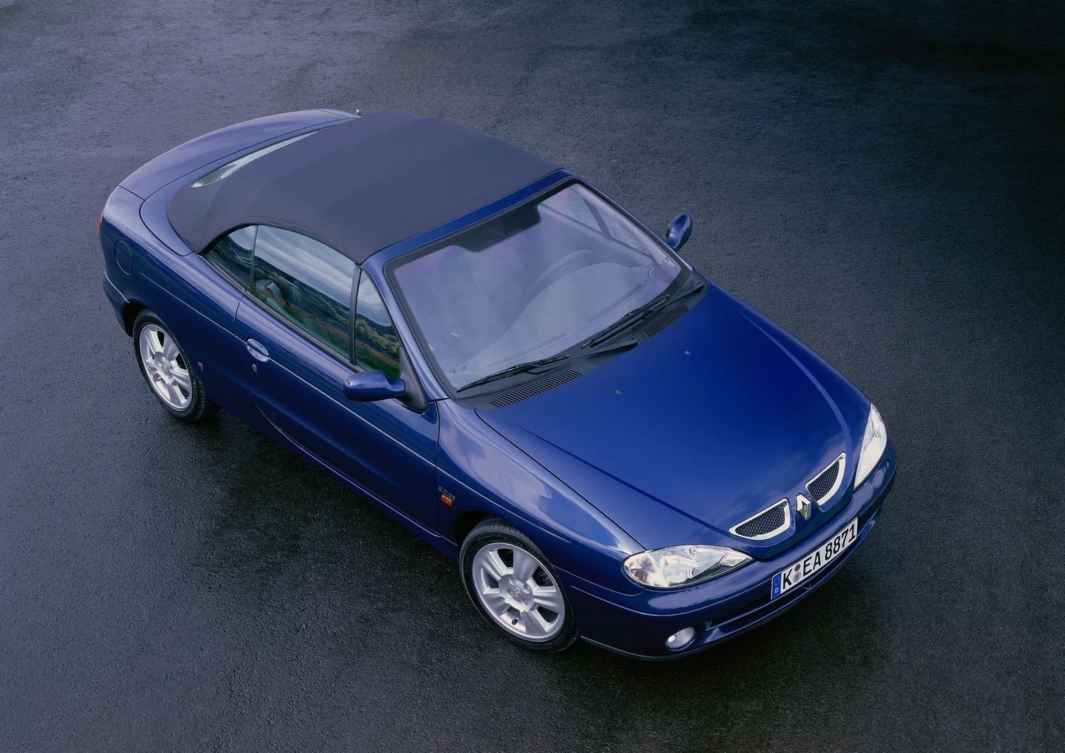 Renault_Megane_1_generation_restyling__Cabrio__2.jpg