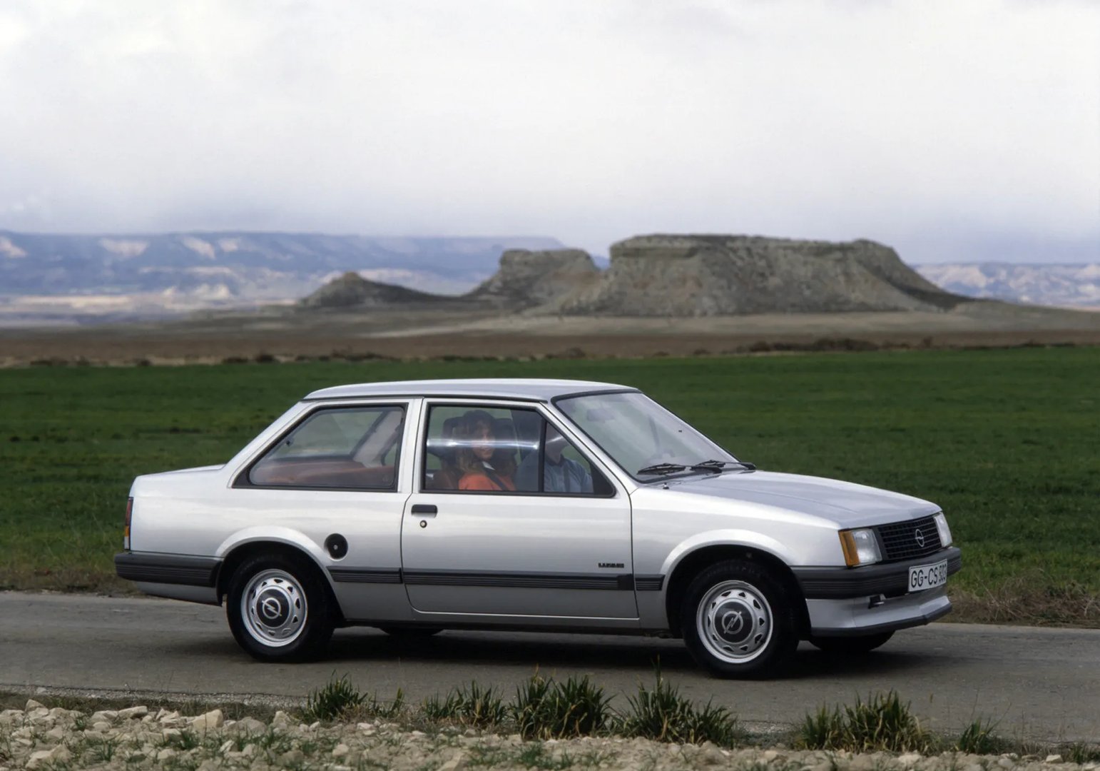 Opel_Corsa_1_generation__Coupe__3.jpg