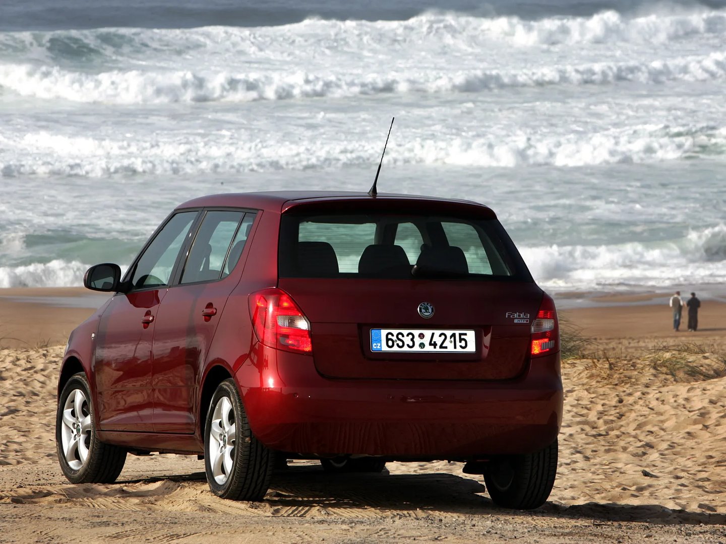 Skoda_Fabia_2_generation__Hatchback_5-door__8.jpg