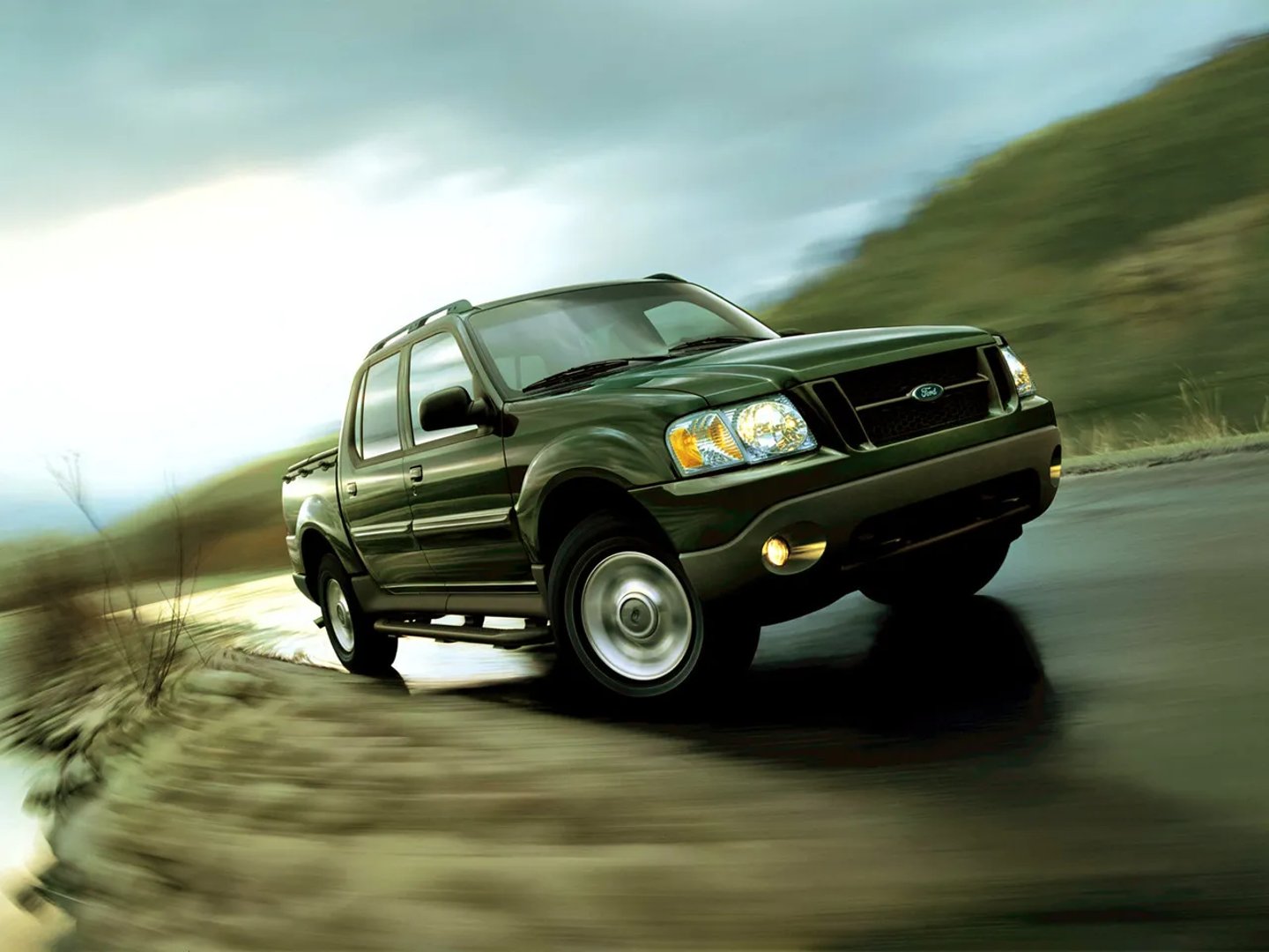 Ford_Explorer_Sport_Trac_1_generation__Pickup_double-cab__1.jpg