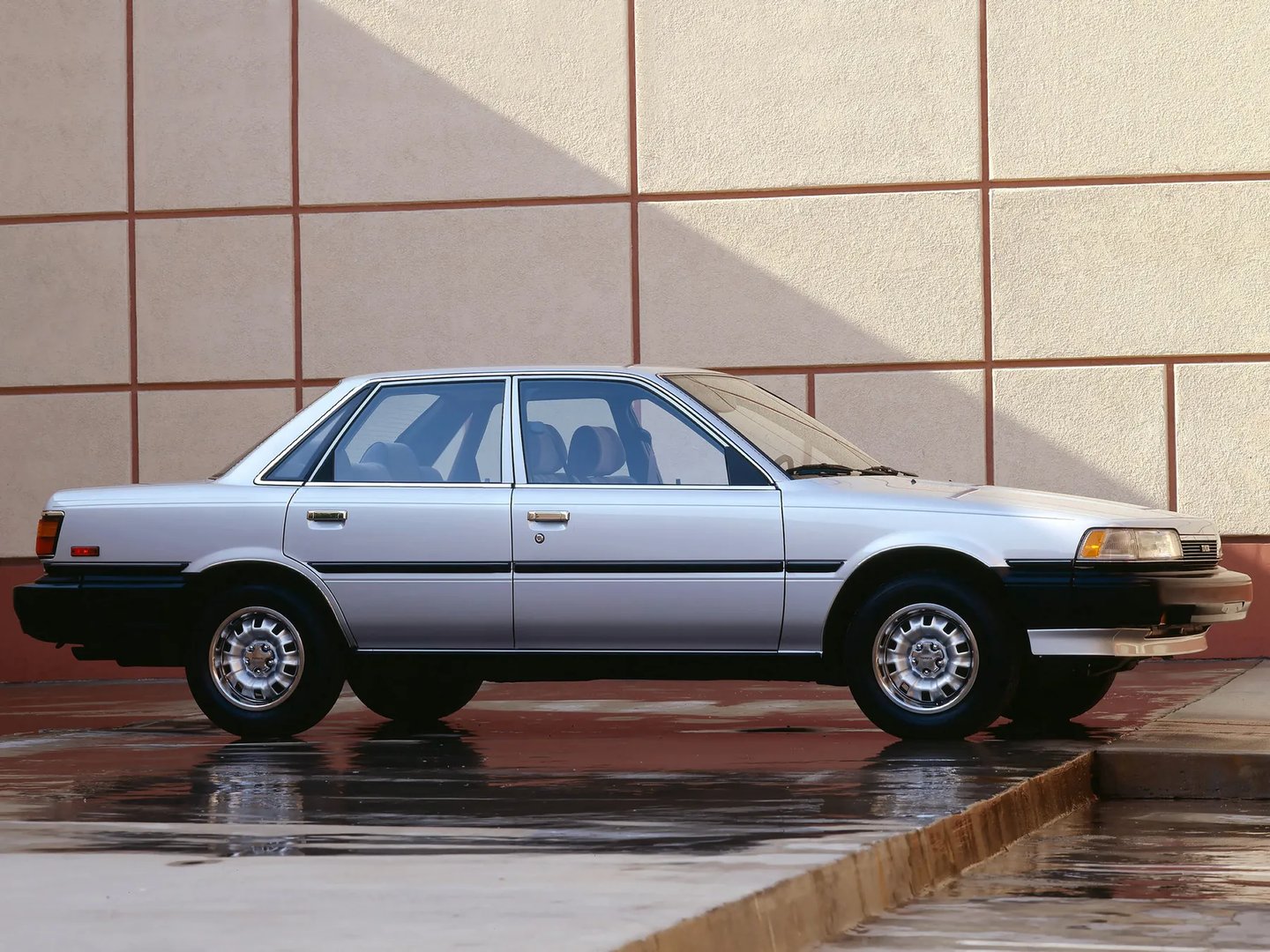Toyota_Camry_2_generation__Sedan__7.jpg