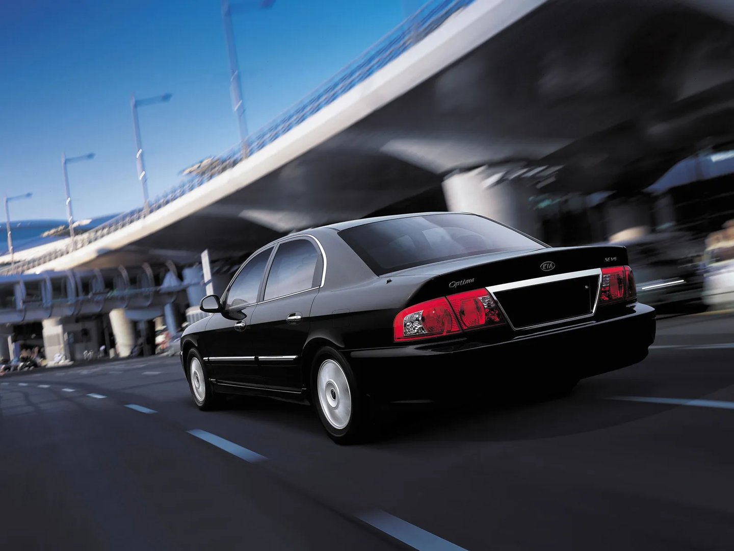Kia_Optima_1_generation_restyling__Sedan__3.jpg